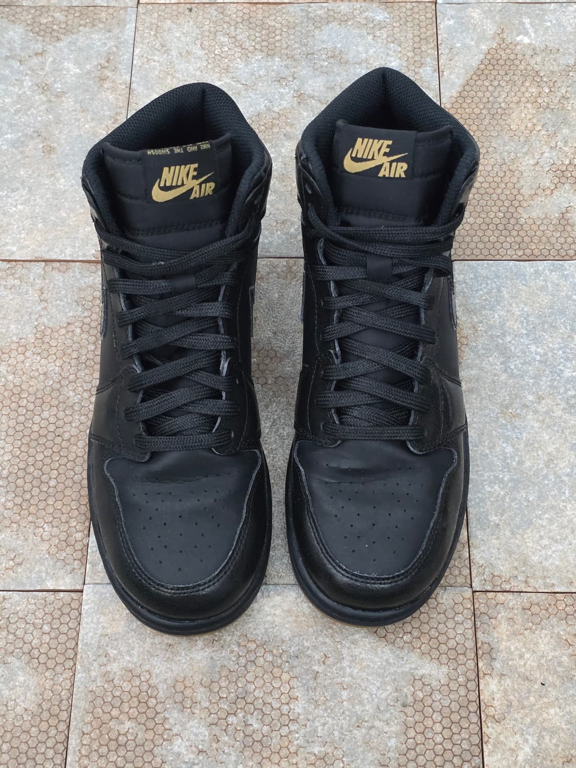 (250)나이키 조던 1 레트로 하이 블랙 검 스니커즈 상품이미지2