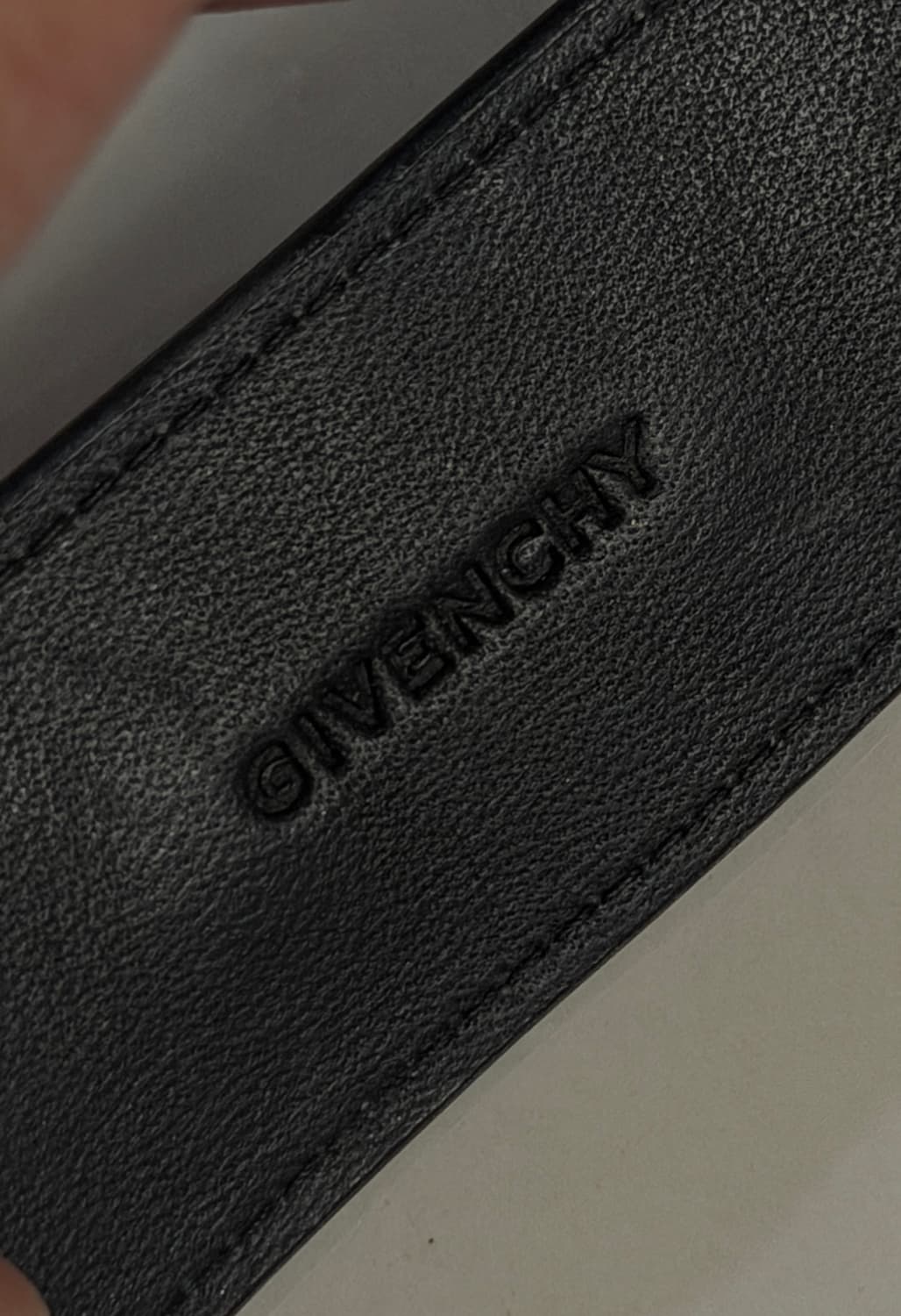 지방시 스타 스터드 가죽 팔찌 상품이미지2