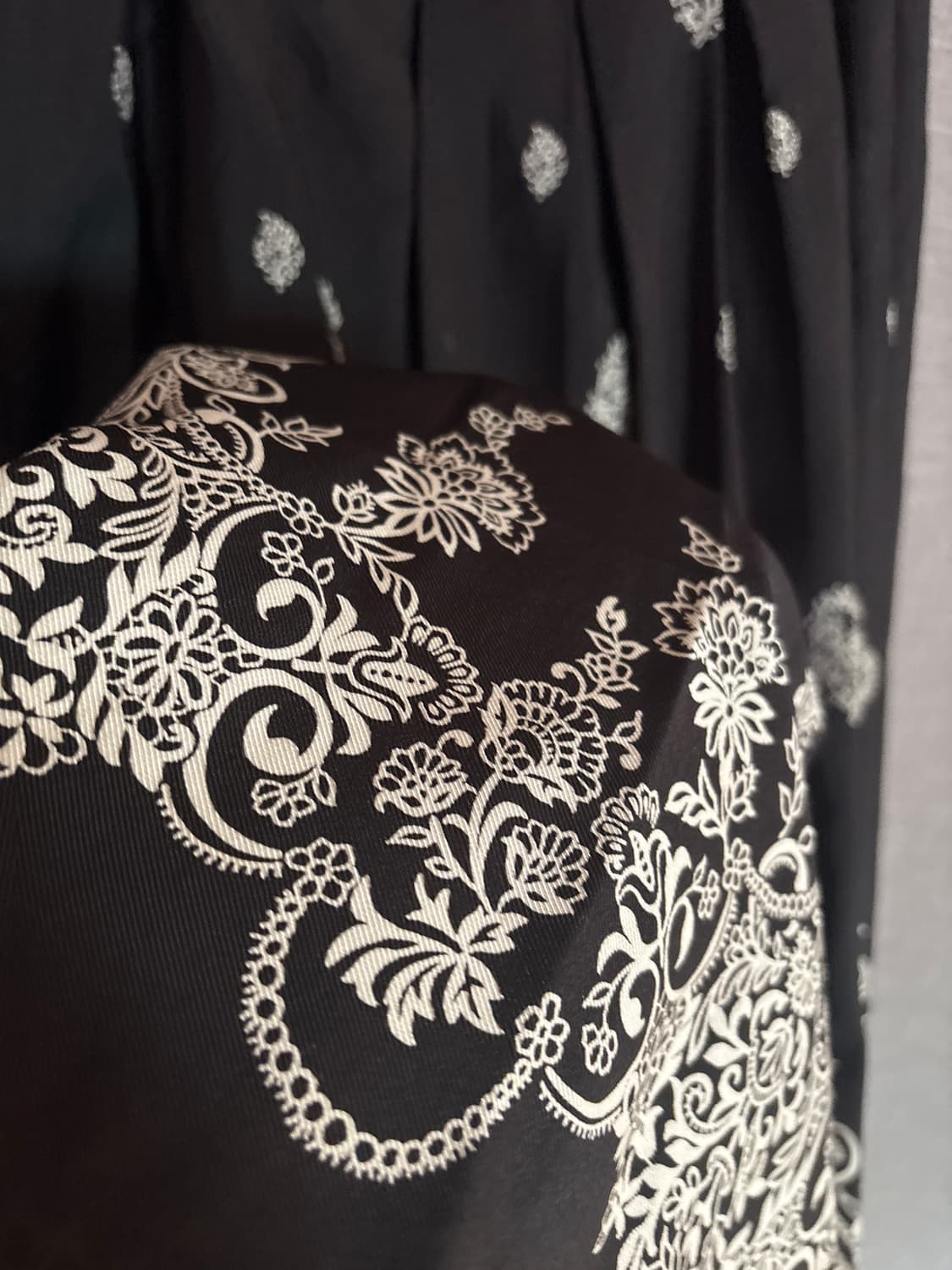 Armoire Caprice 블랙 패턴 스커트 Japan 상품이미지3