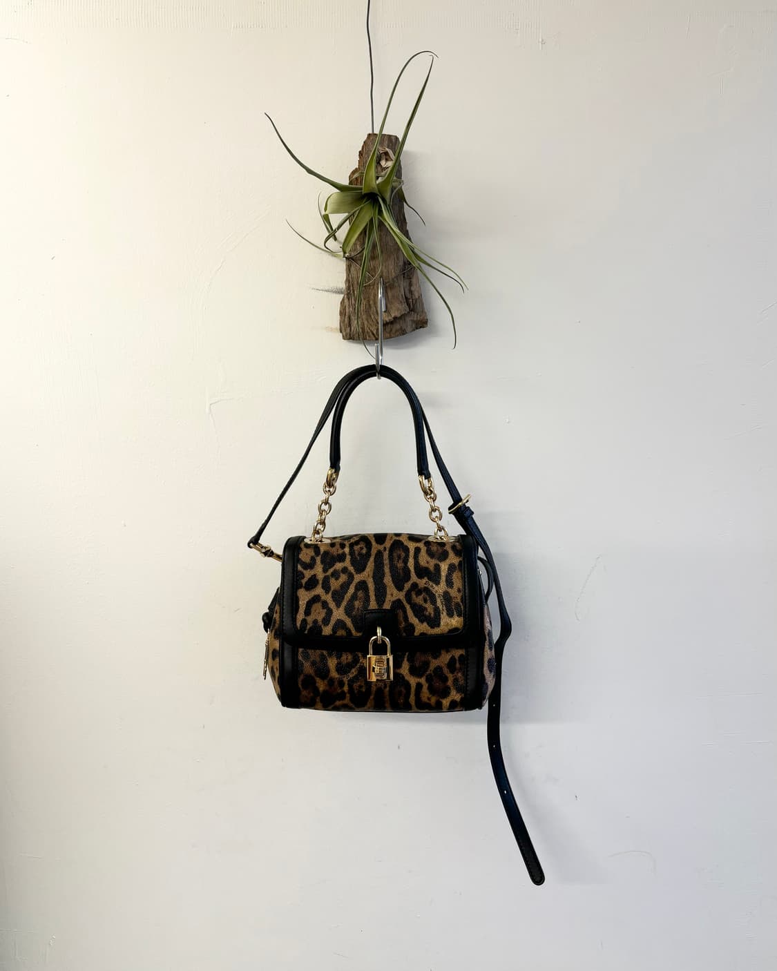 돌체 앤 가바나 레오파드 프린트 숄더백 상품이미지1