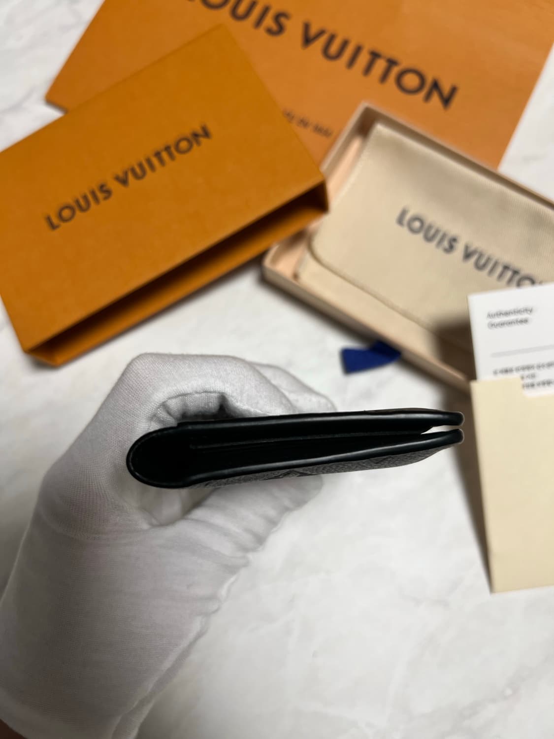 루이비통 쉐도우 포켓 오거나이저 지갑 상품이미지5