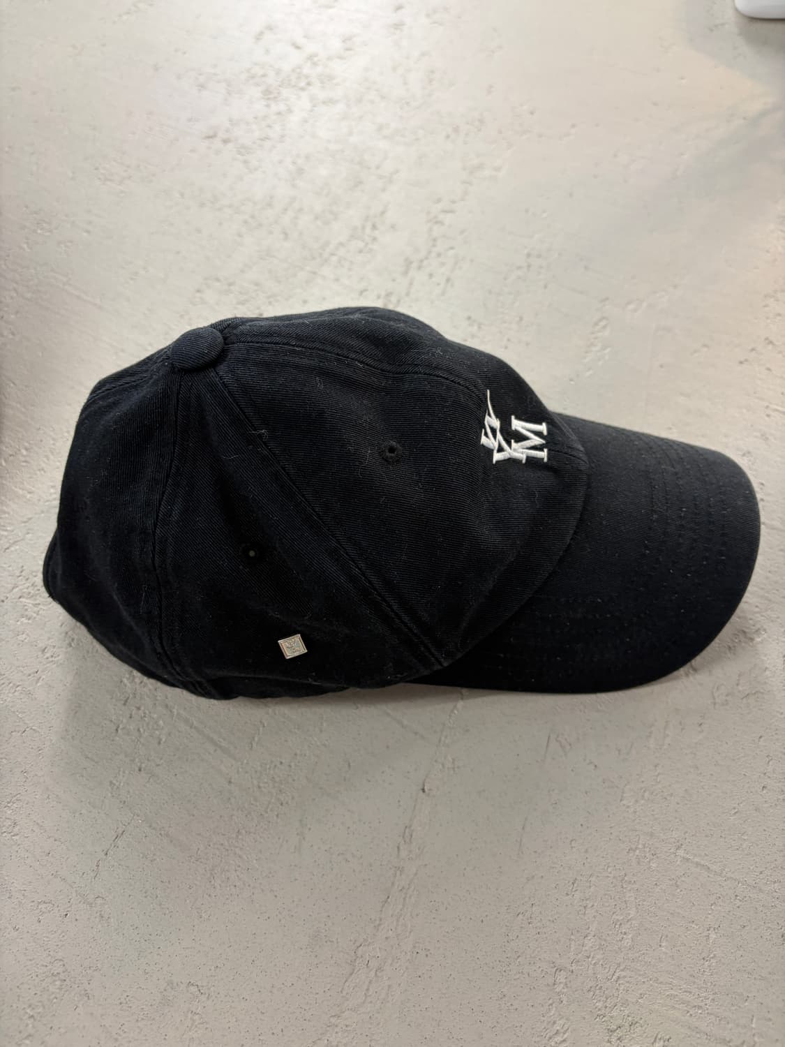 우영미 블랙 볼캡 상품이미지4