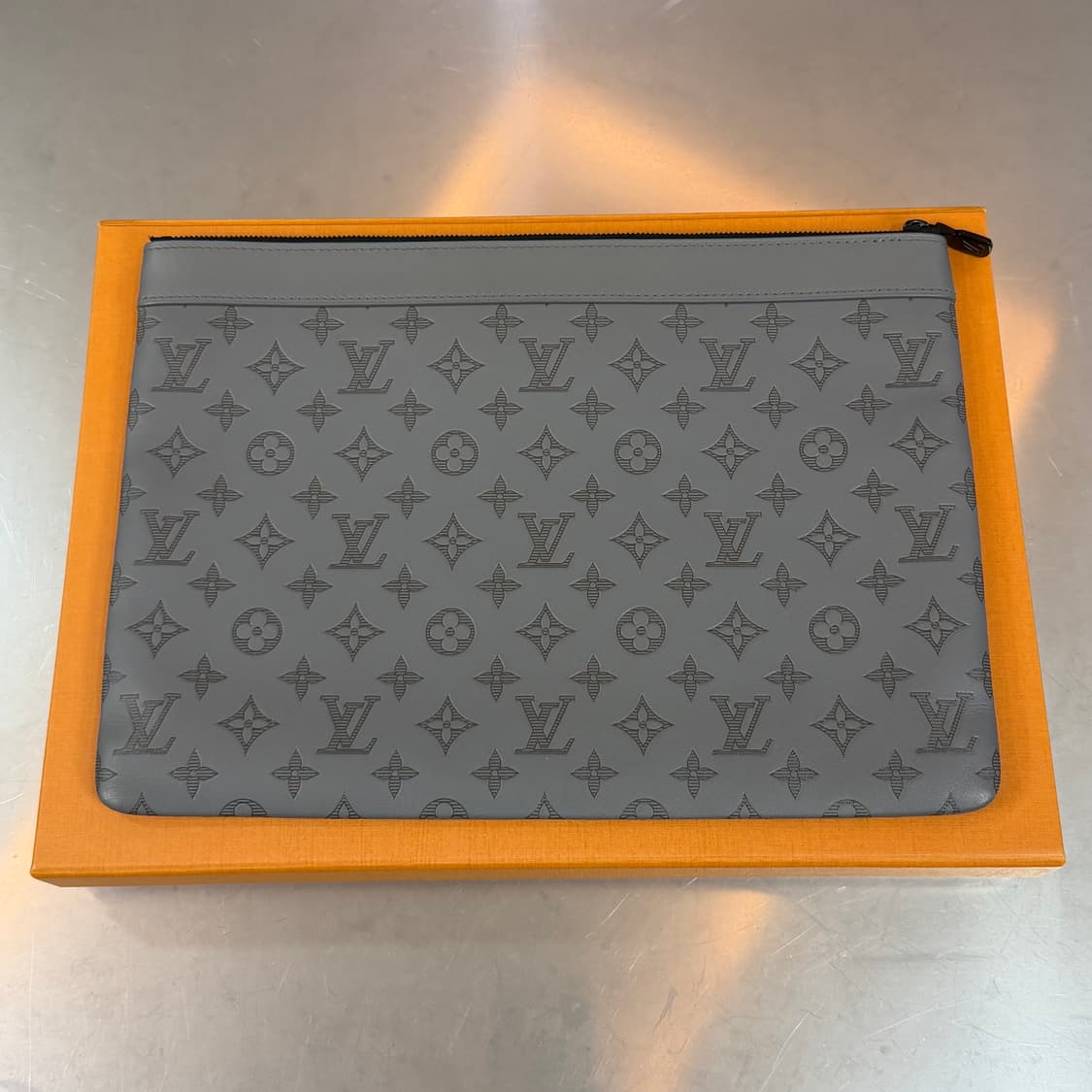 [리오브전포점] 루이비통 포쉐트 디스커버리 모노그램 쉐도우 클러치 상품이미지3