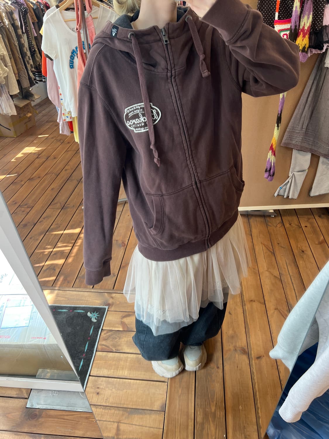 버카루 브라운 로고 후드집업 상품이미지2