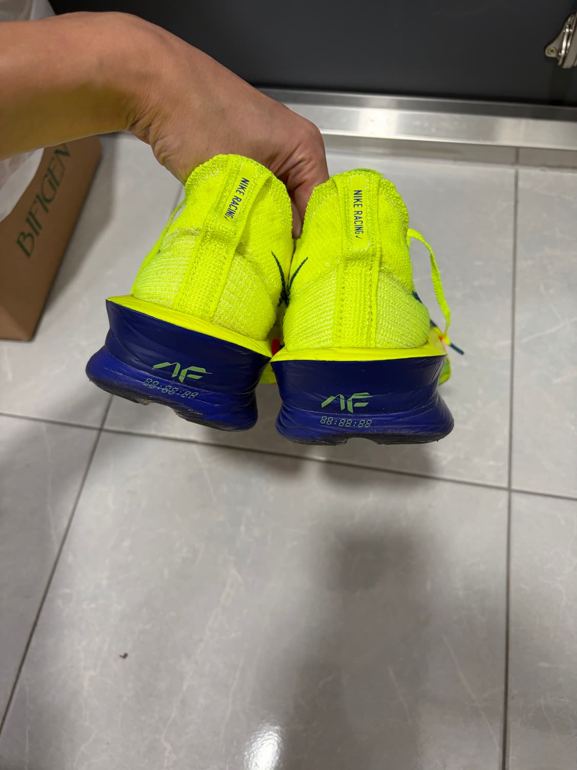 나이키 알파 플라이 볼트 컬러 상품이미지4