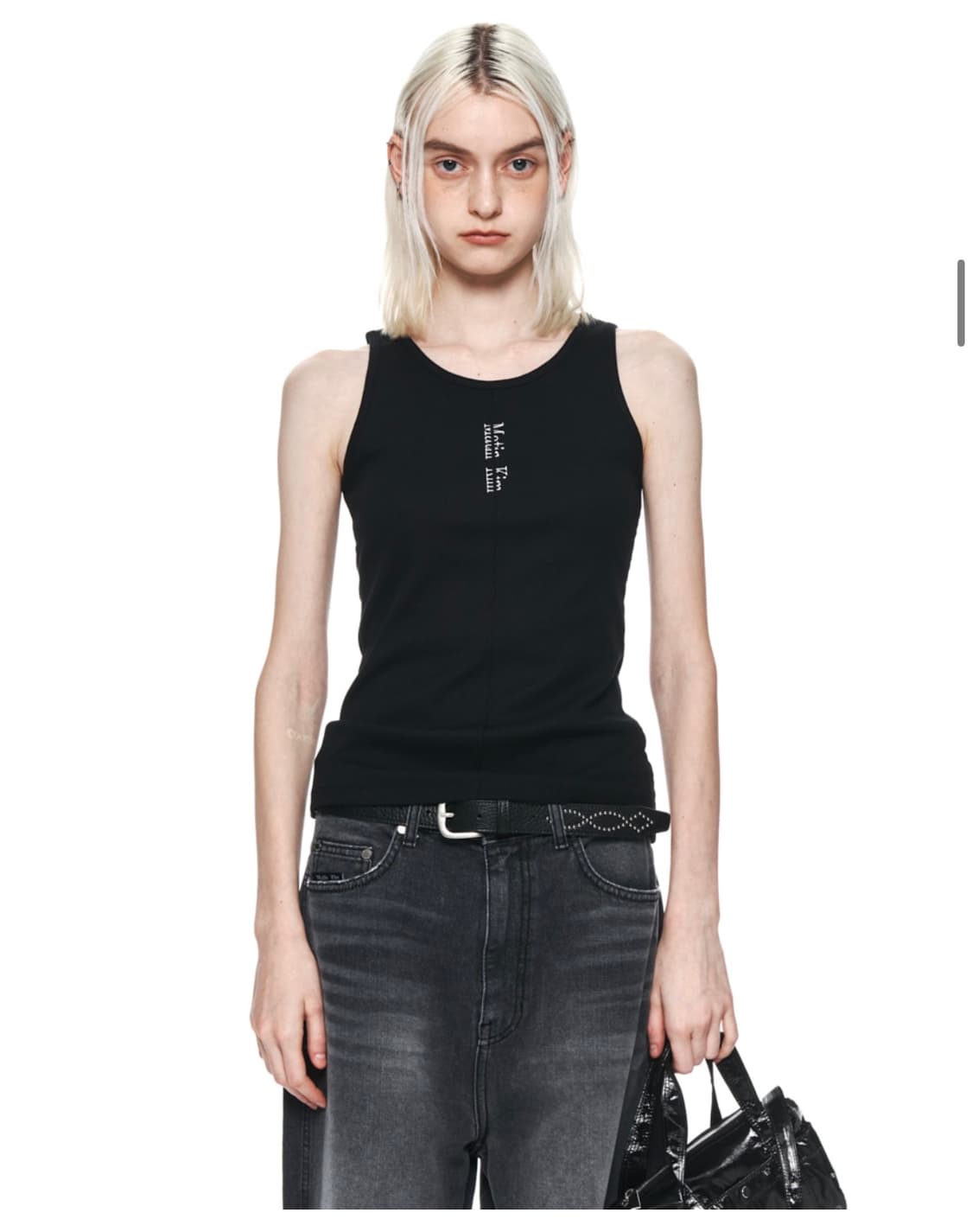 PINTUCK SLEEVELESS TOP IN BLACK 상품이미지4