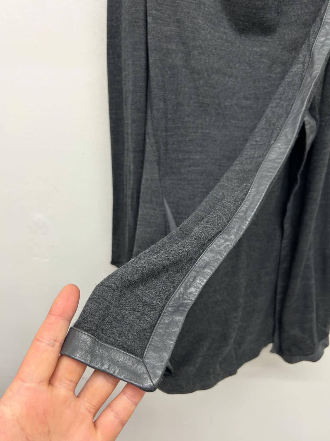 헬무트랭 비대칭 랩 가디건 상품이미지5