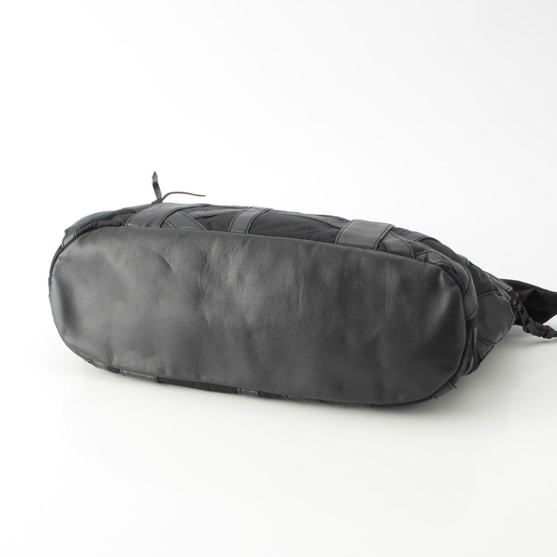 이세이미야케 가죽 나일론 낙하산 핸드백 상품이미지4