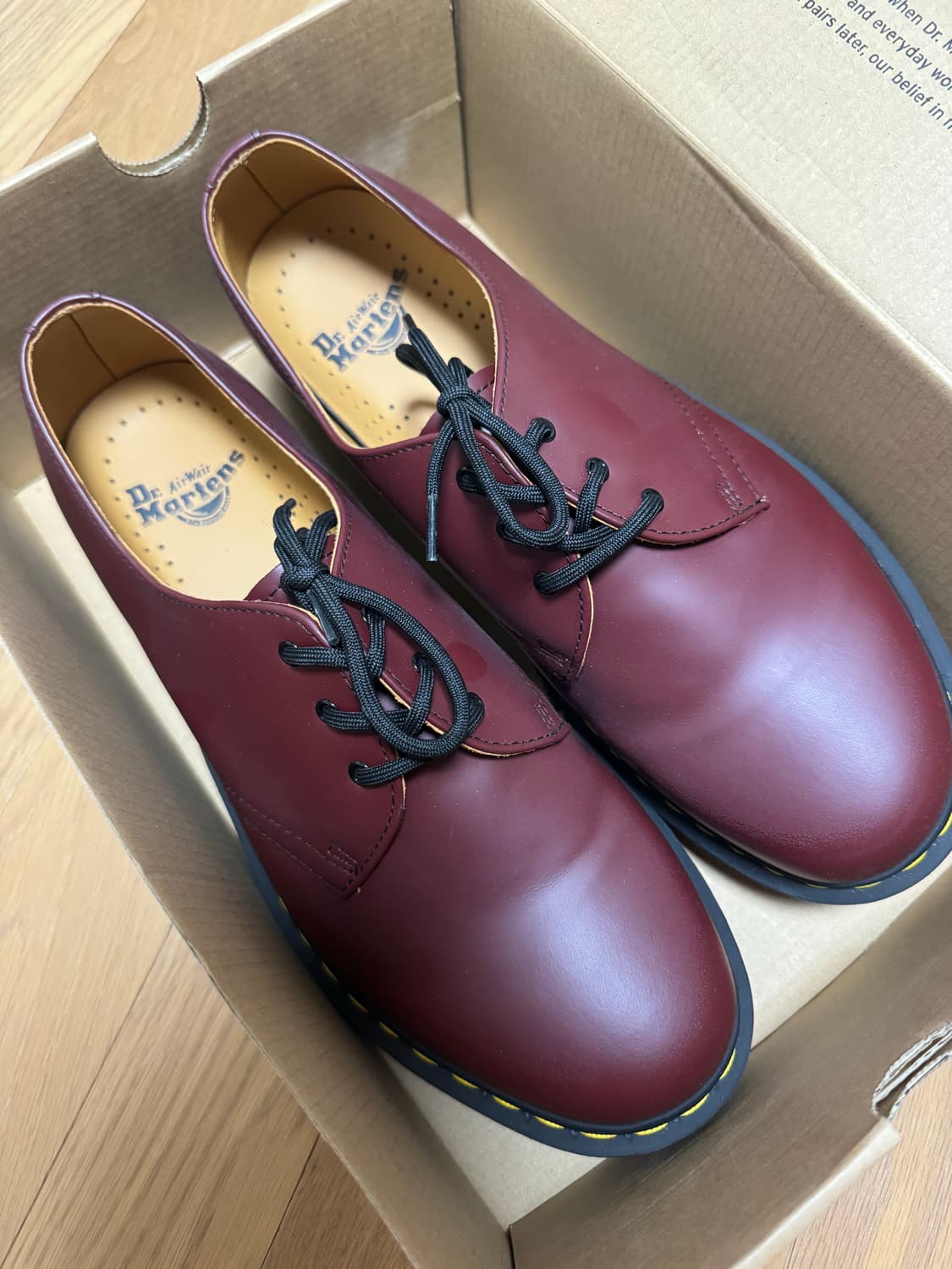 닥터마틴 1461 체리레드 280사이즈 상품이미지1