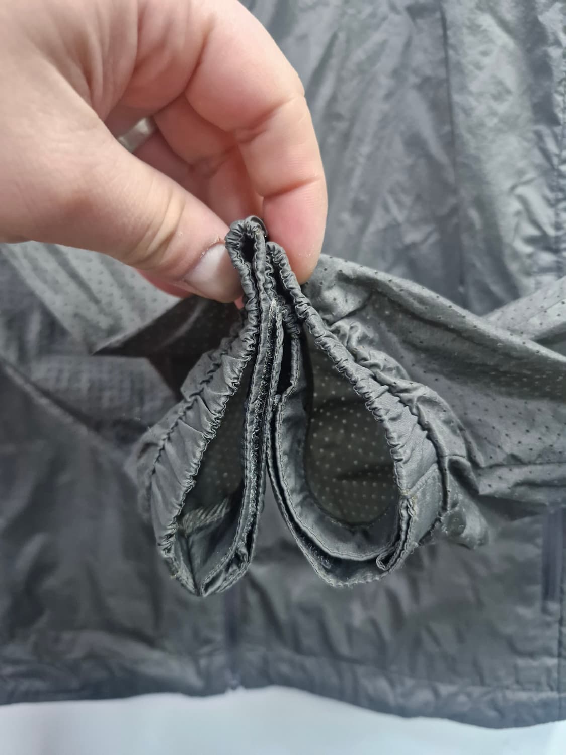 105XL 아이더 바람막이 자켓 카키. 상품이미지4