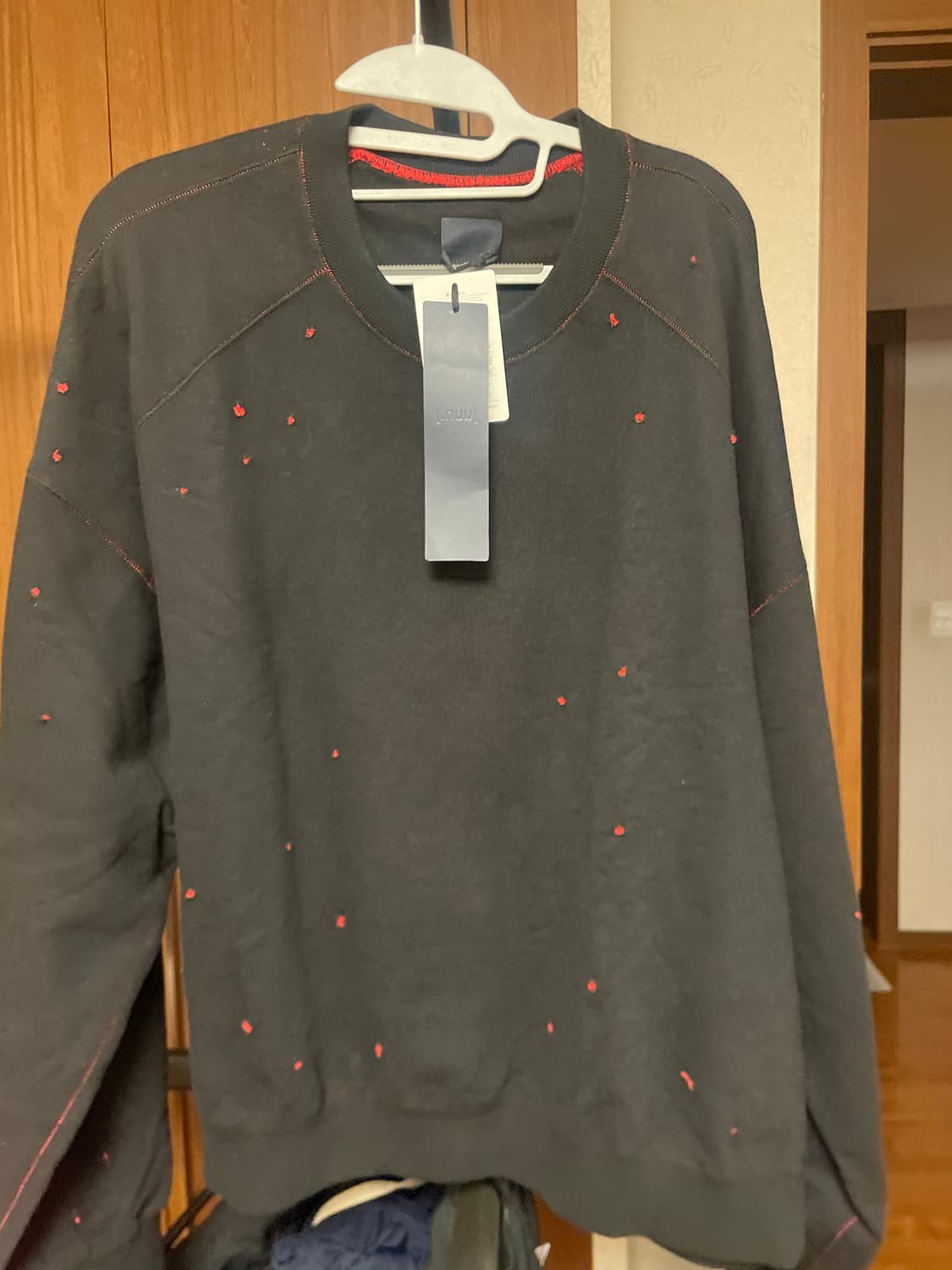 준지 블랙 디스트레스드 스웨트셔츠 상품이미지1