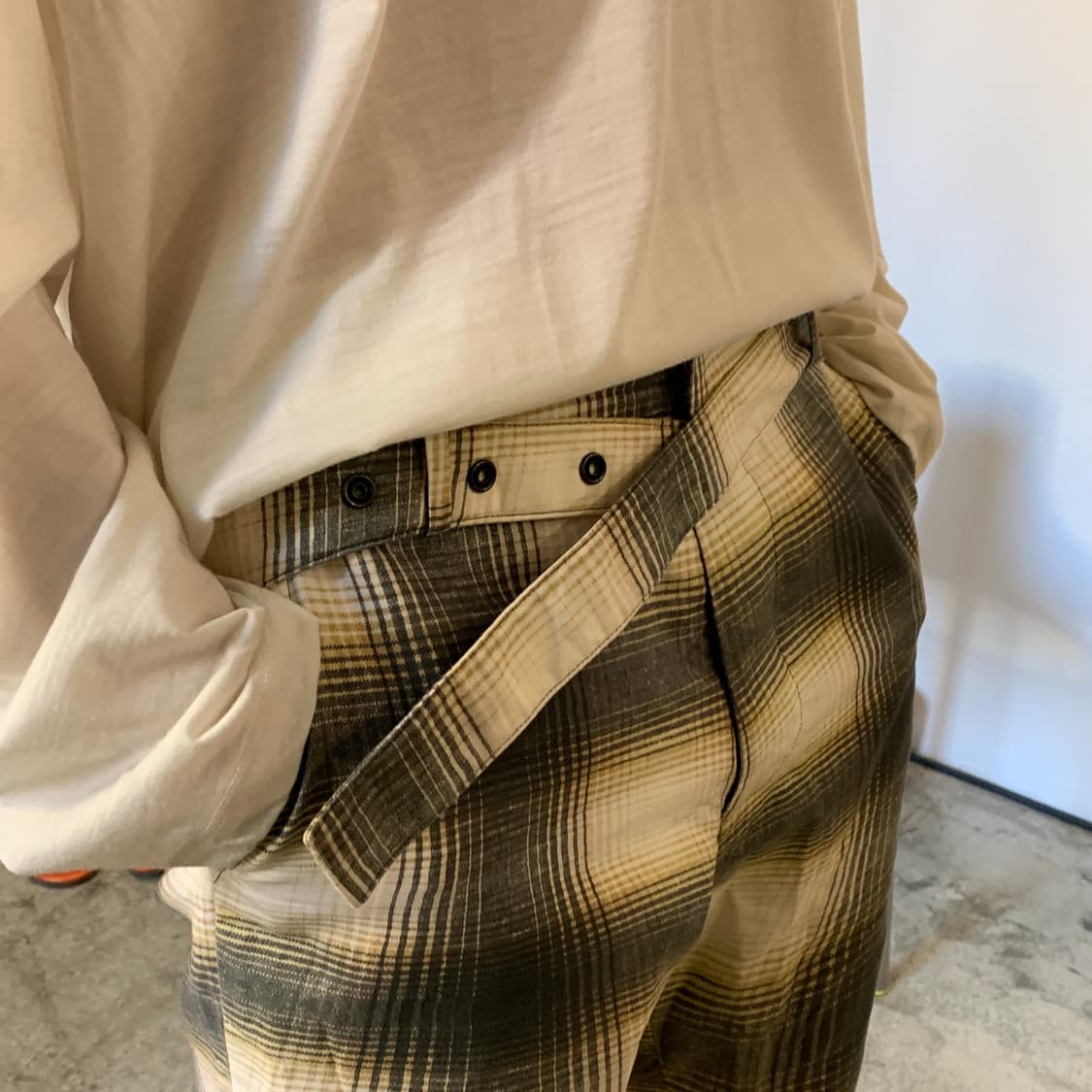 비앙카 손더스 3D 벨티드 체크 트라우저 상품이미지2