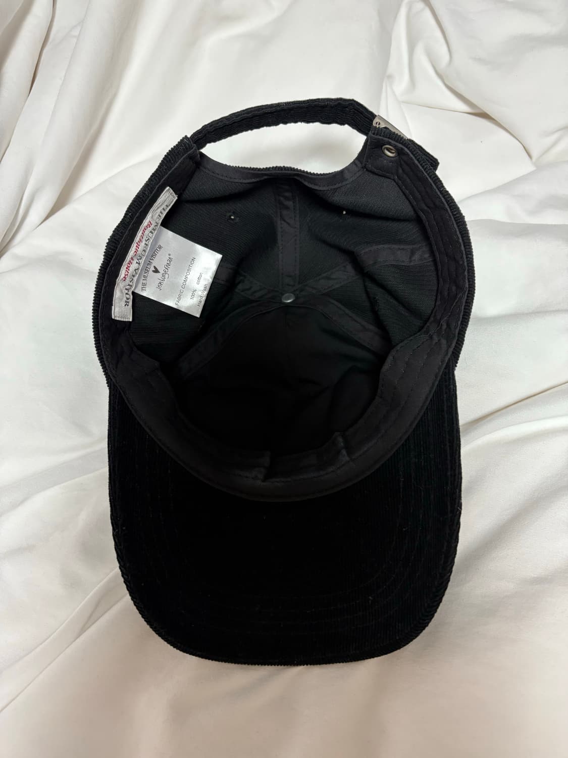 더뮤지엄비지터 존 버거맨 볼캡 상품이미지4