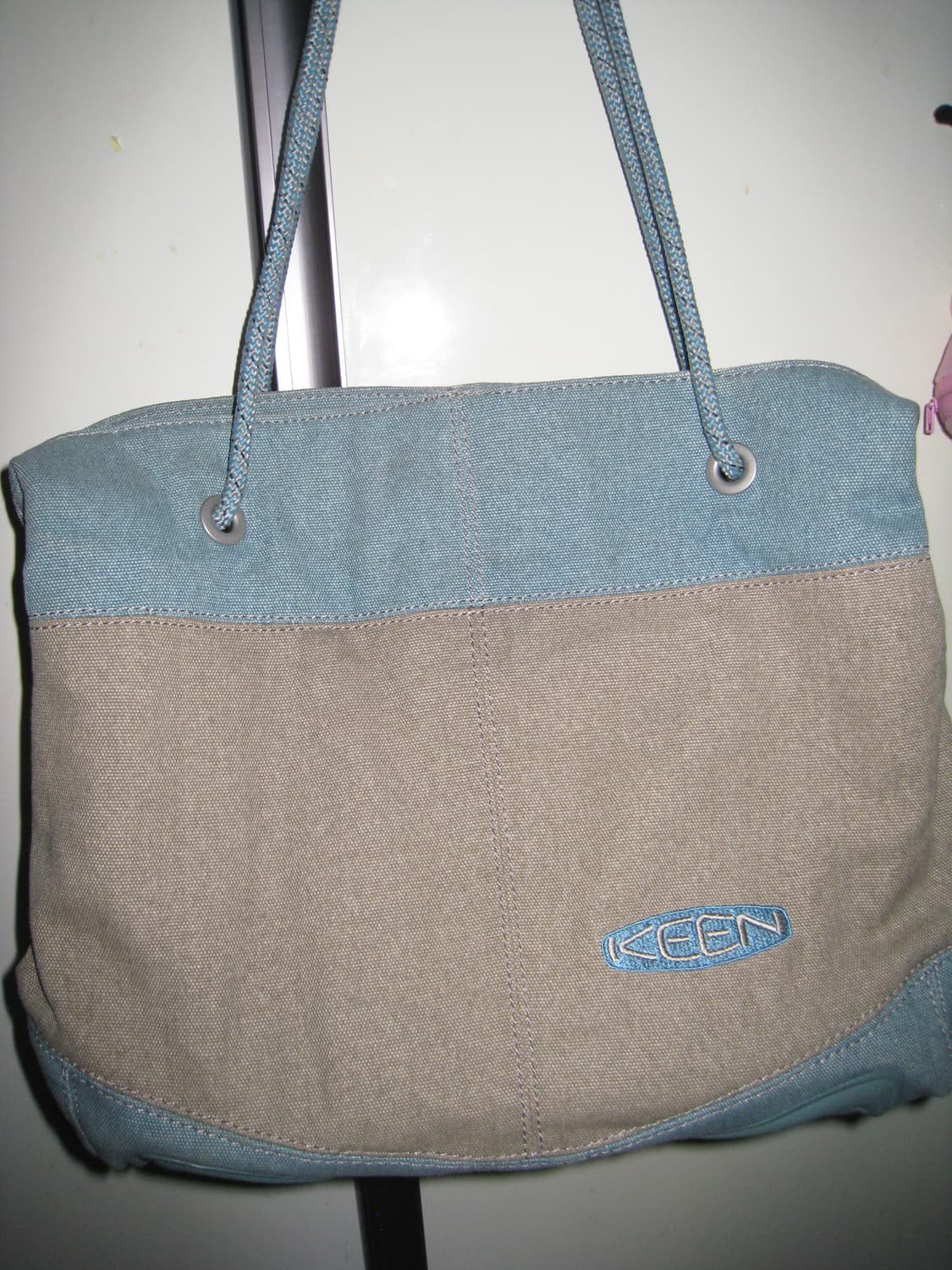 Keen 킨 블루 앤 베이지 숄더백 상품이미지2