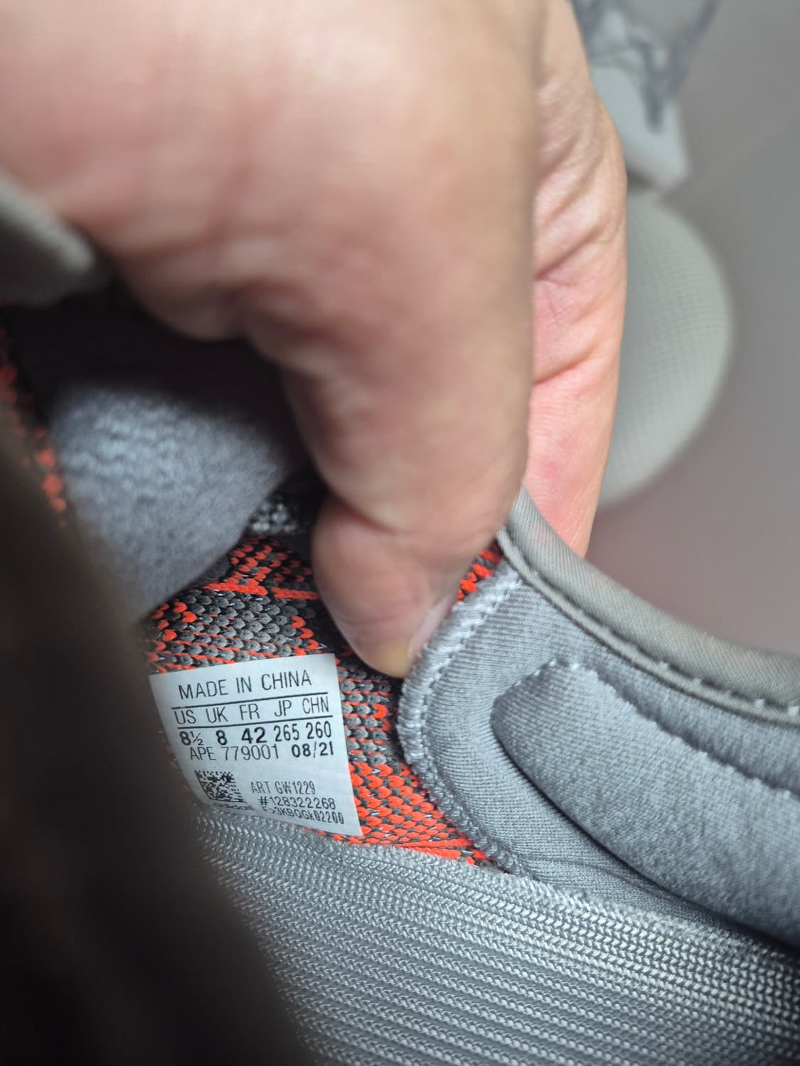 아디다스 이지부스트 350 V2 벨루가 상품이미지6