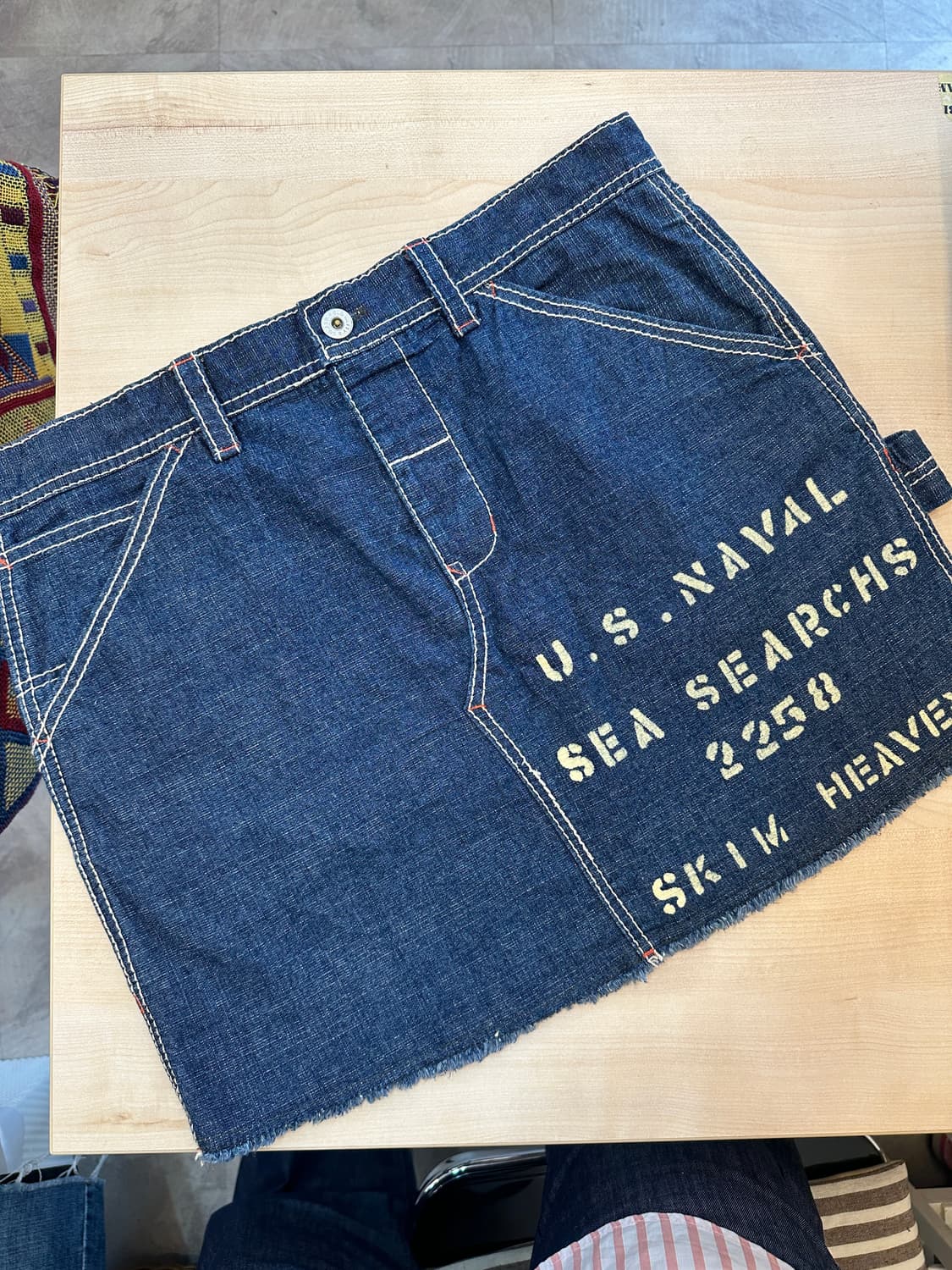Old betty's 중청 프린트 화이트 스티치 미니 데님 스커트 상품이미지1