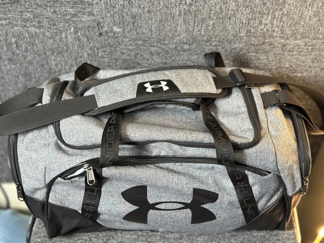 언더아머 더플백 회색 상품이미지5