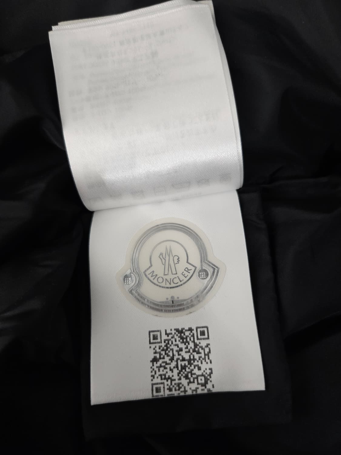 몽클레어 키즈 블랙 패딩 점퍼 후드(12A) 상품이미지9