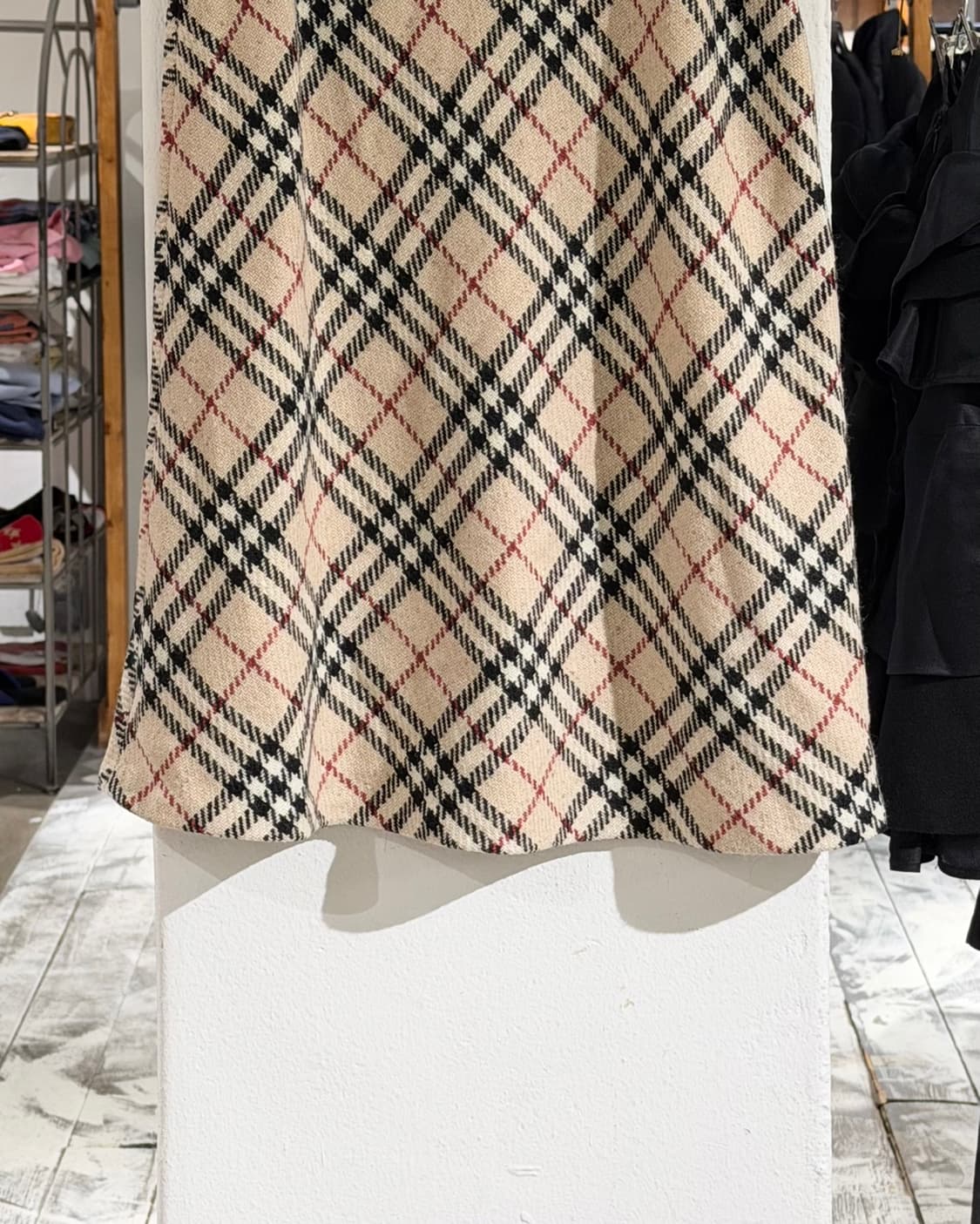 버버리 베이지 노바체크 울 미디스커트 상품이미지3