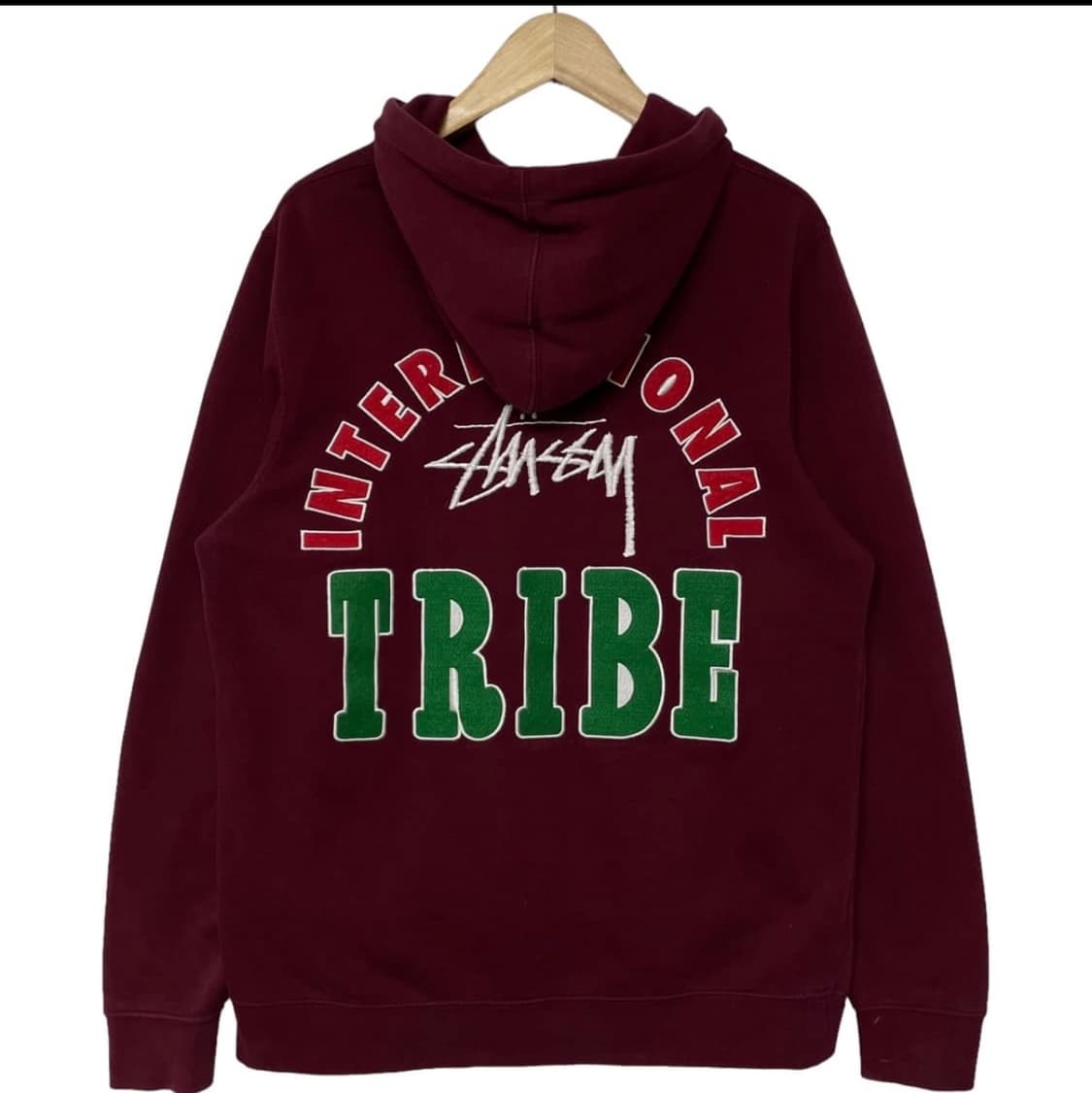스투시 Stussy 트라이브 패치 로고 후드티 버건디 상품이미지1