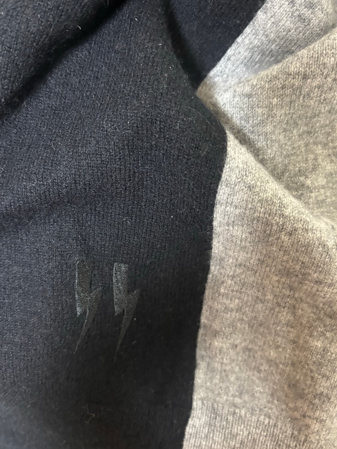 닐바렛 더블 컬러 니트 상품이미지3