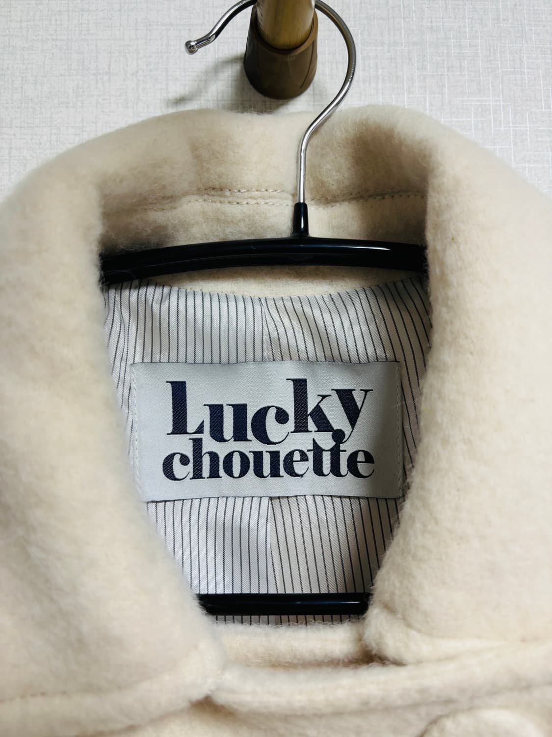 LUCKY CHOUETTE 아이보리 더블 버튼 숏 코트 상품이미지3