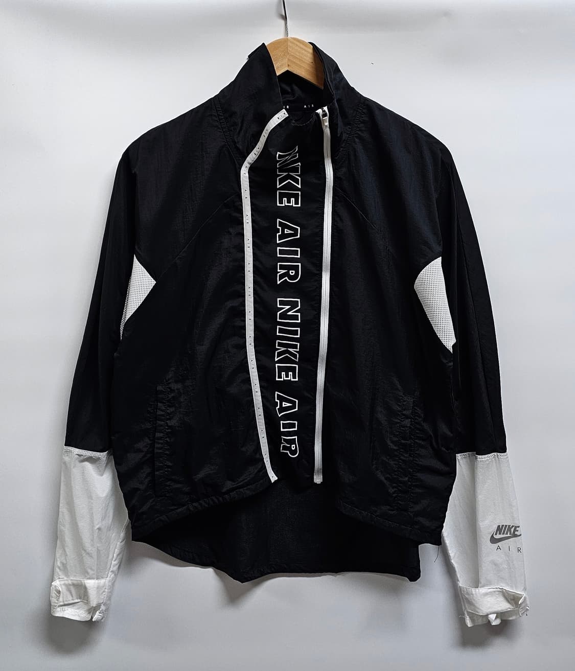 나이키 에어 여성 러닝 바람막이 L 상품이미지1