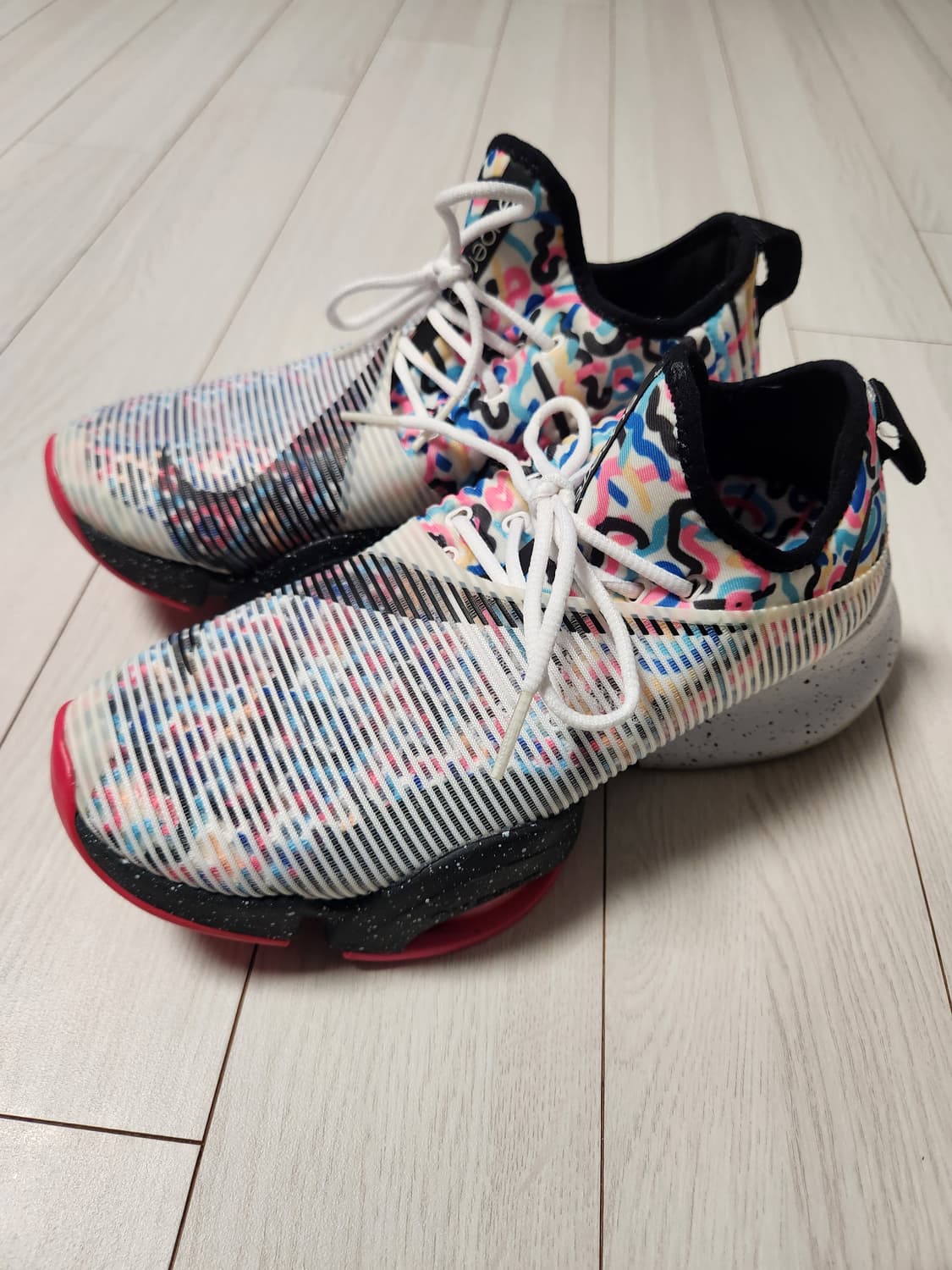 나이키 운동화  에어 줌 슈퍼렙 BQ7043-004 러닝화 사이즈240
 상품이미지1