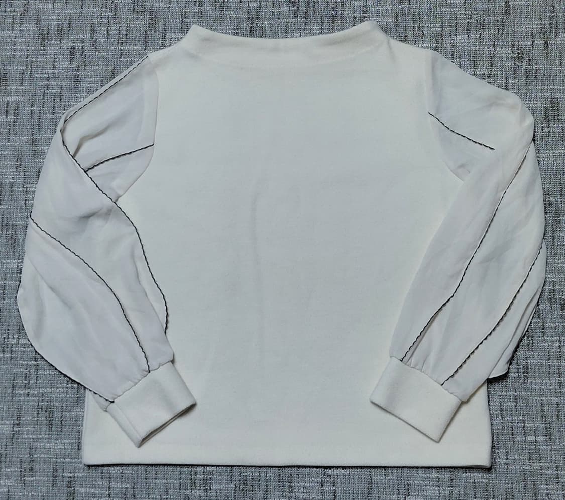 [38] Malla 마라 소매 배색 볼륨 블라우스 니트 상품이미지7