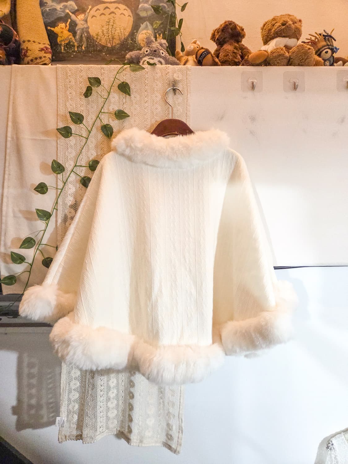 퍼 트리밍 퓨어 니트 케이프 자켓 상품이미지5