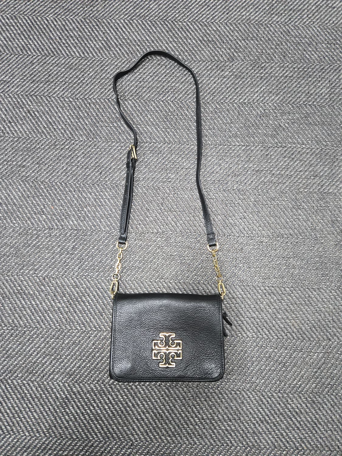 토리버치 브리튼 콤보 크로스바디 백 상품이미지1