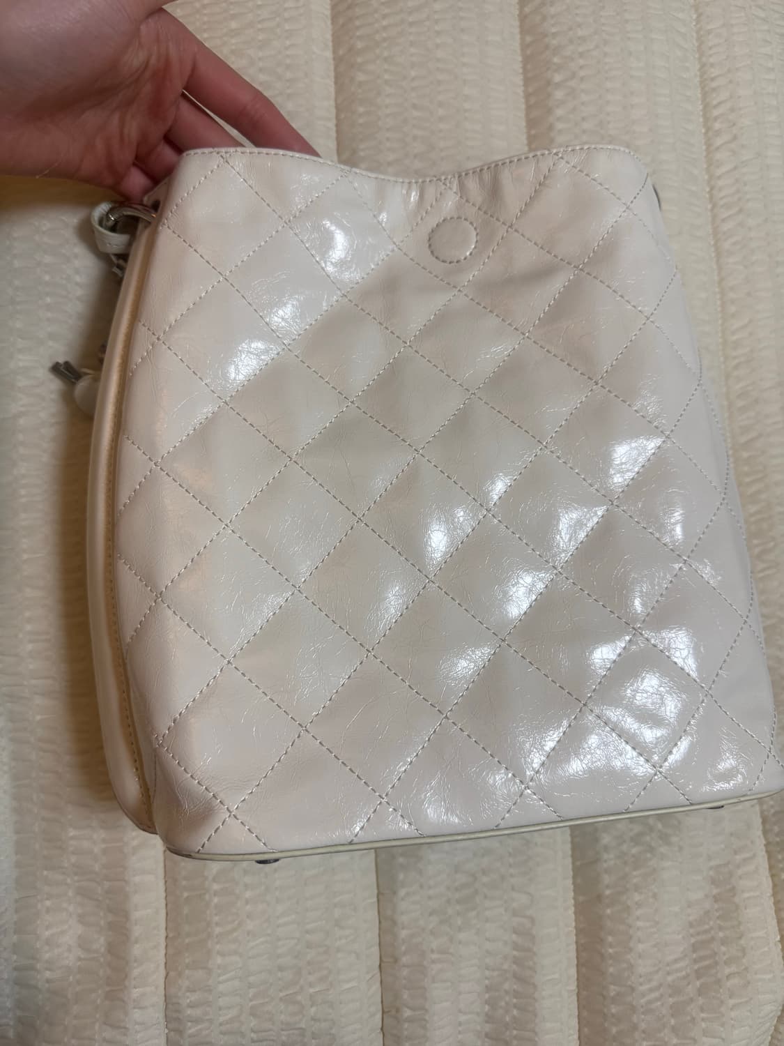 아더앤드 카르마 퀼팅백 아이보리 상품이미지1