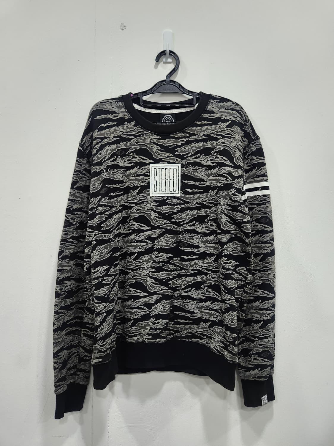 스테레오바이널즈콜렉션 카모 패턴 맨투맨 남성 100사이즈 상품이미지1