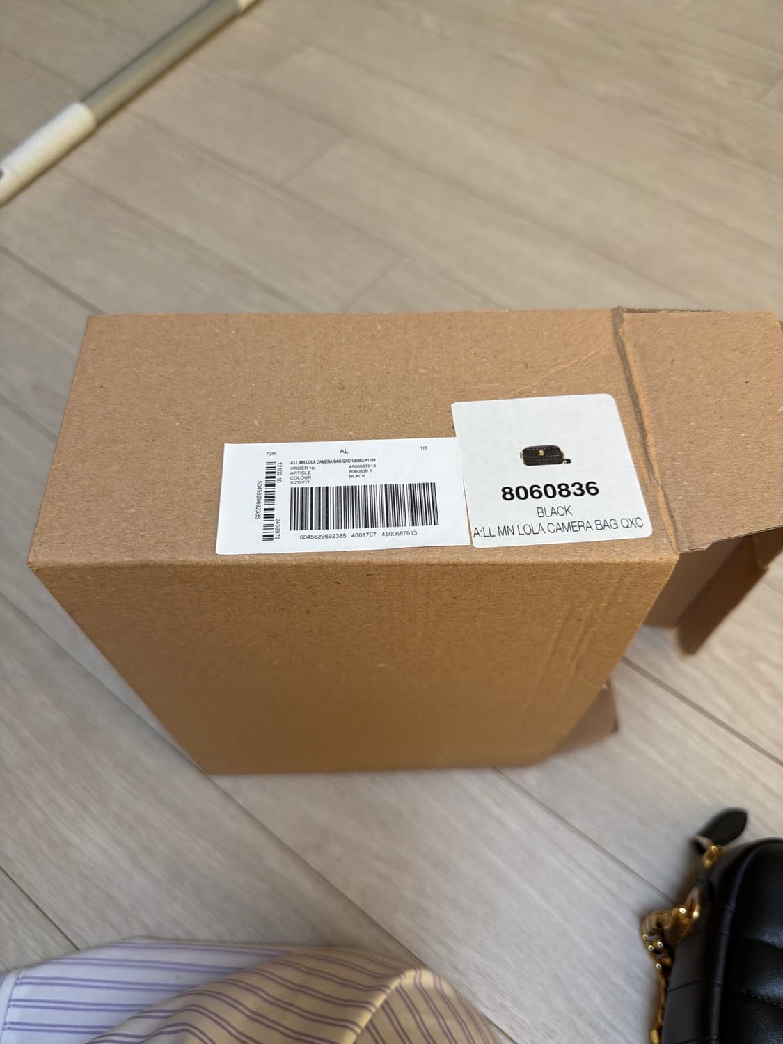 새상품! 버버리 미니 롤라 카메라백 블랙 상품이미지5