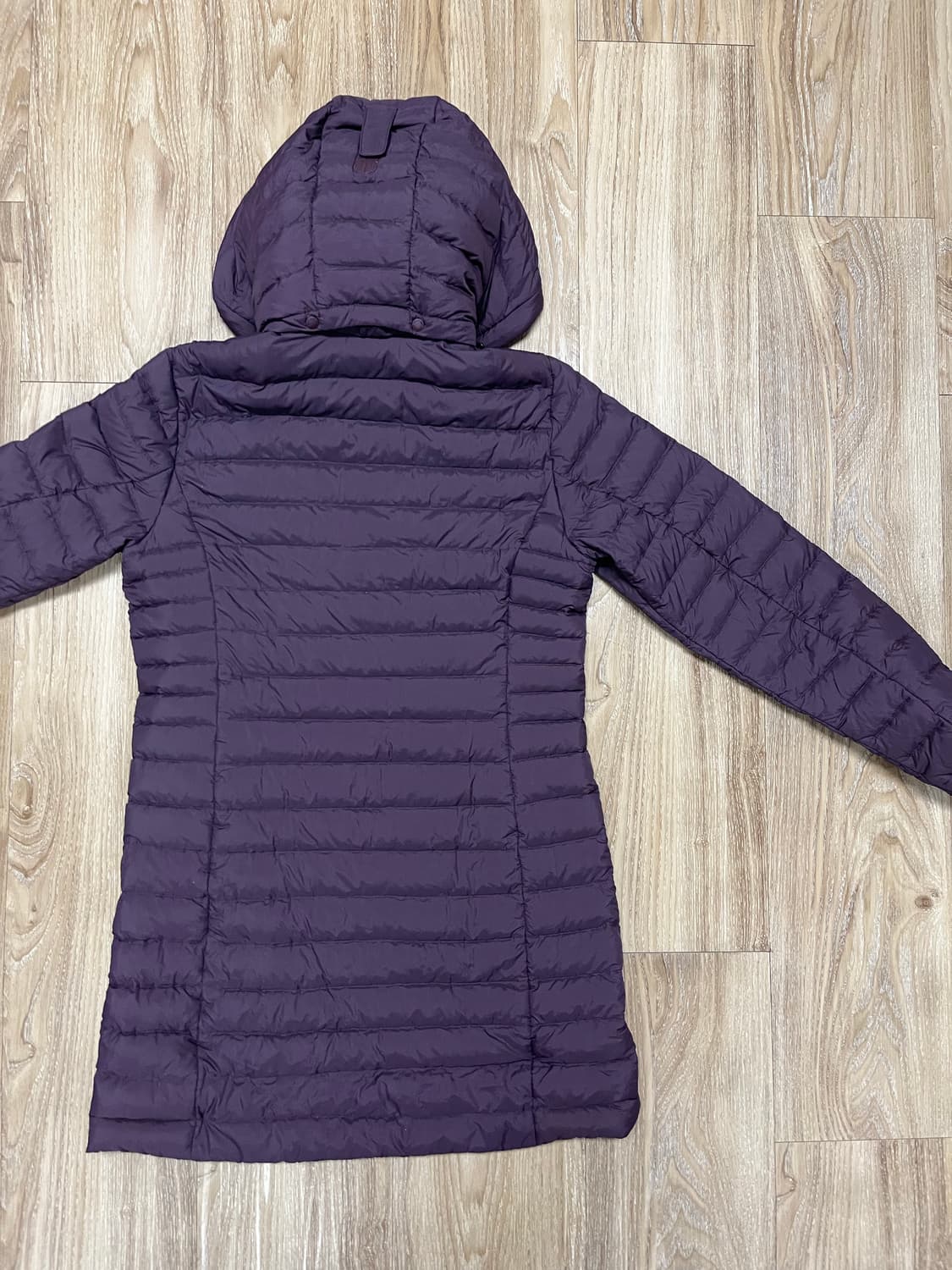 몽벨 바네사 구스다운 경량 패딩 M 상품이미지5