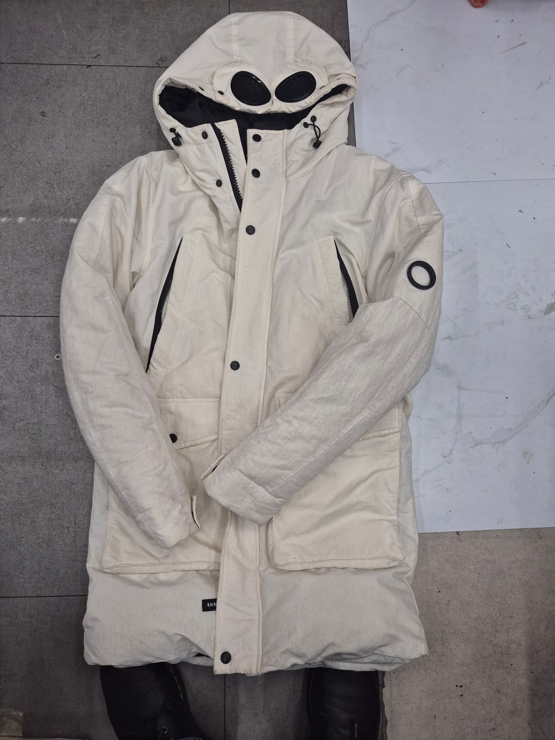 Cp컴퍼니 고글 롱패딩 L 상품이미지1