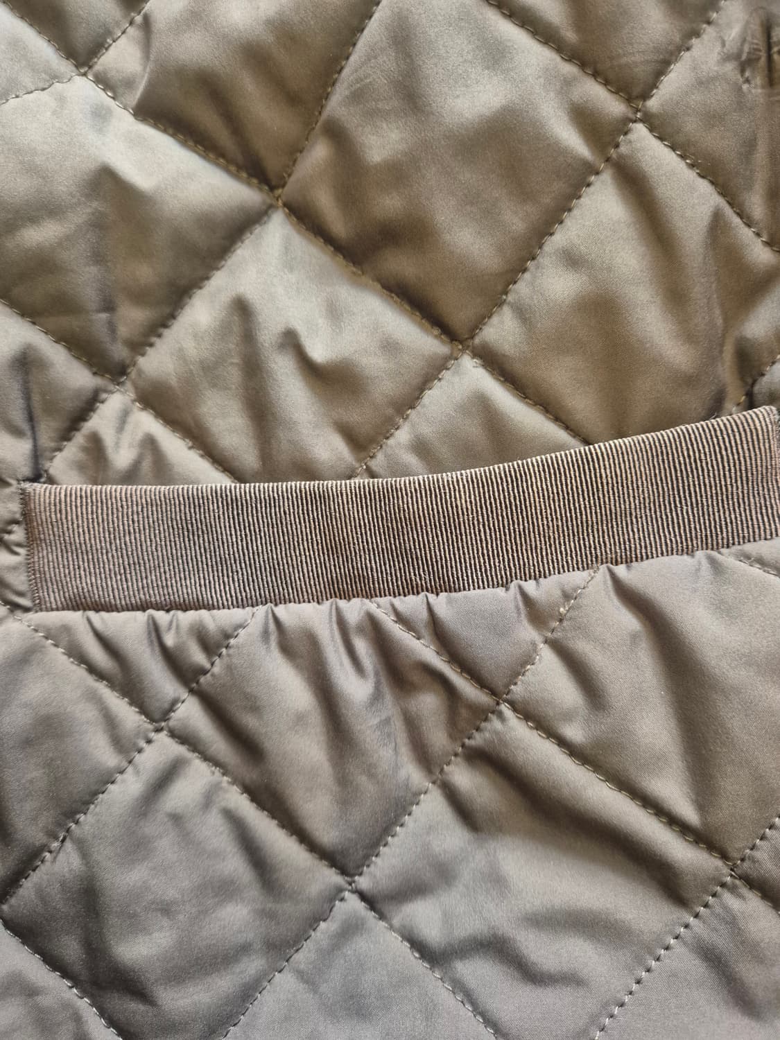 살바토레 페라가모 퀼팅 자켓 M사이즈입니다 상품이미지5