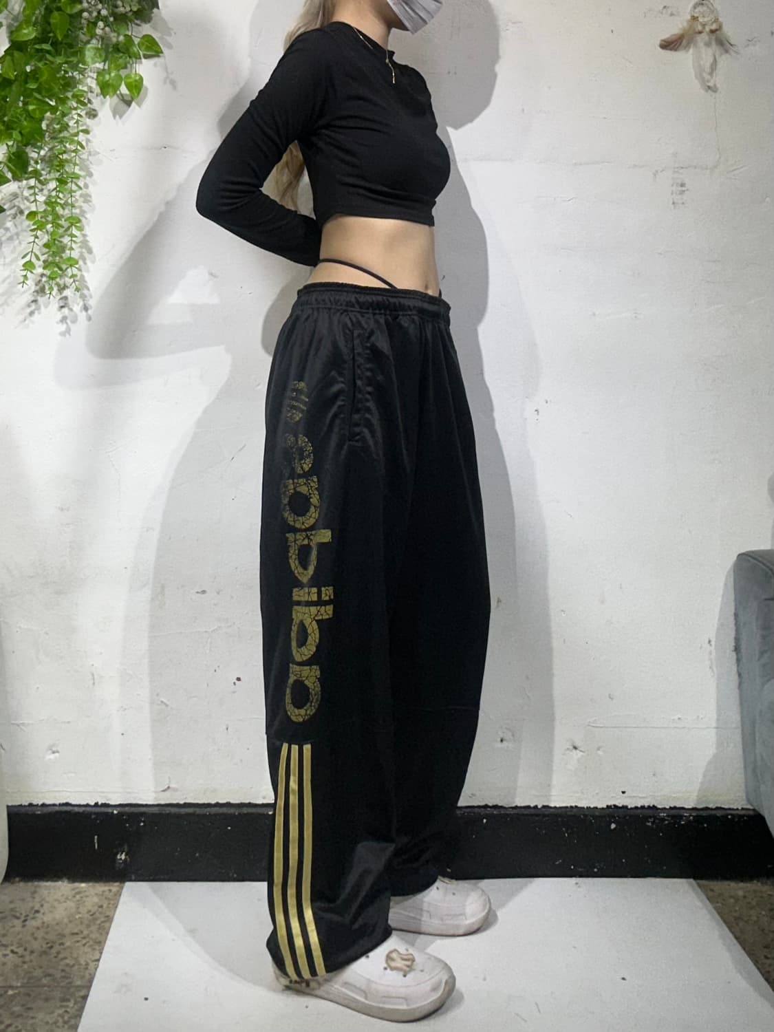 아디다스 블랙 골드 스펠아웃 삼선 와이드 팬츠 L 상품이미지1