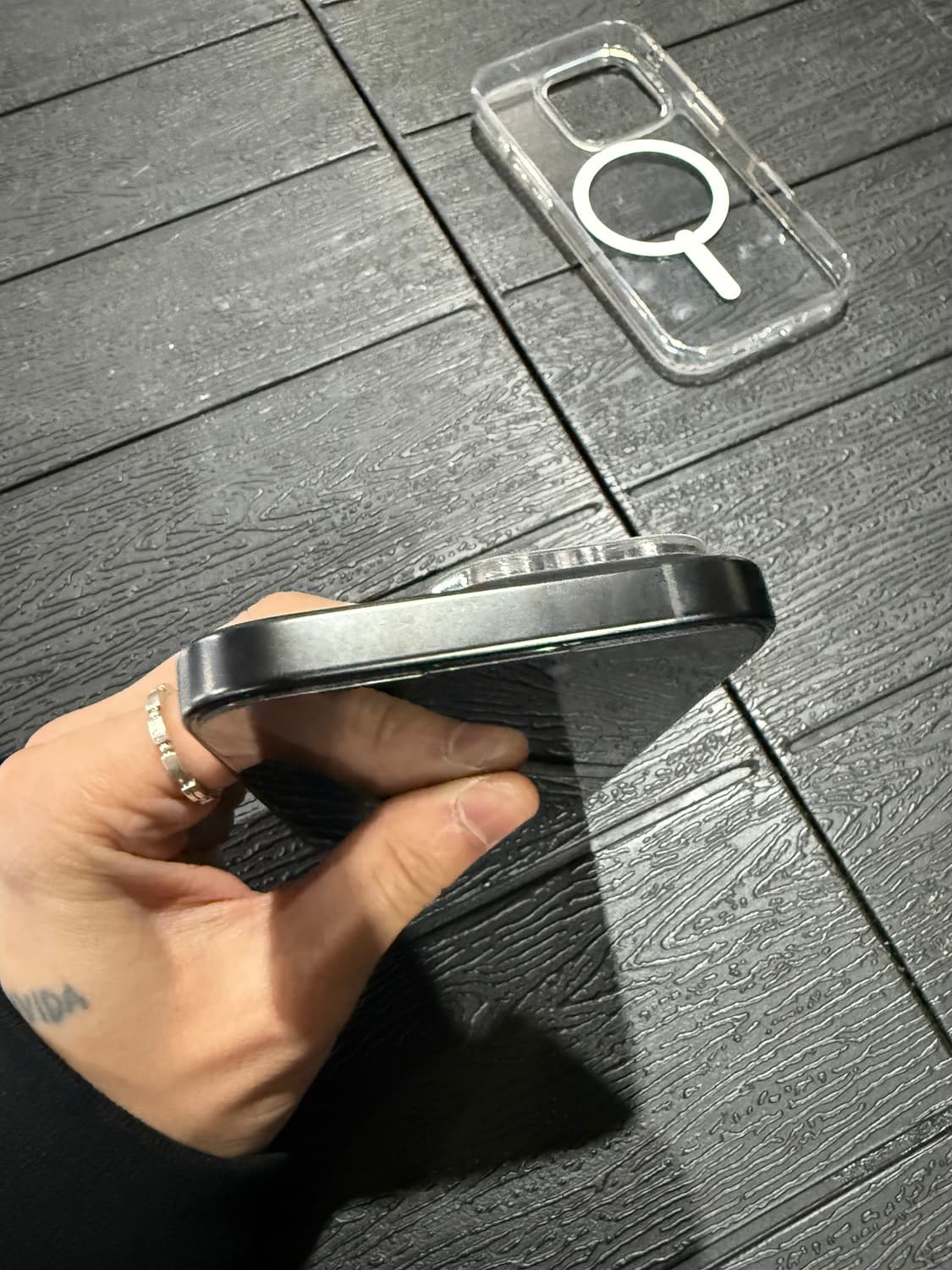 아이폰16pro 블랙티타늄 256g 상품이미지3