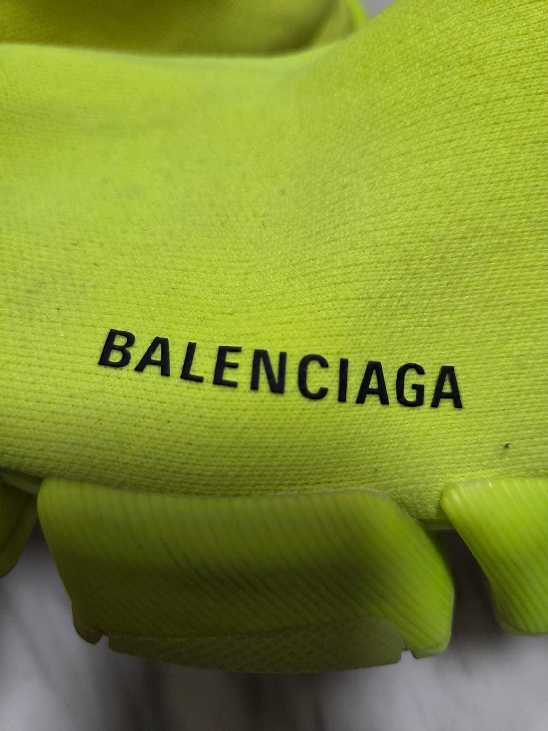 발렌시아가 스피드 2.0 네온 스니커즈 상품이미지10