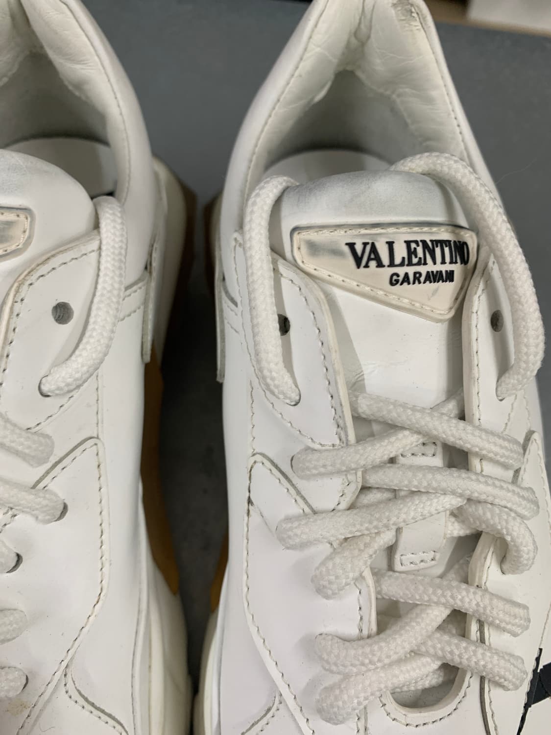발렌티노 VLTN 바운스 스니커즈 화이트 36(230) 상품이미지6