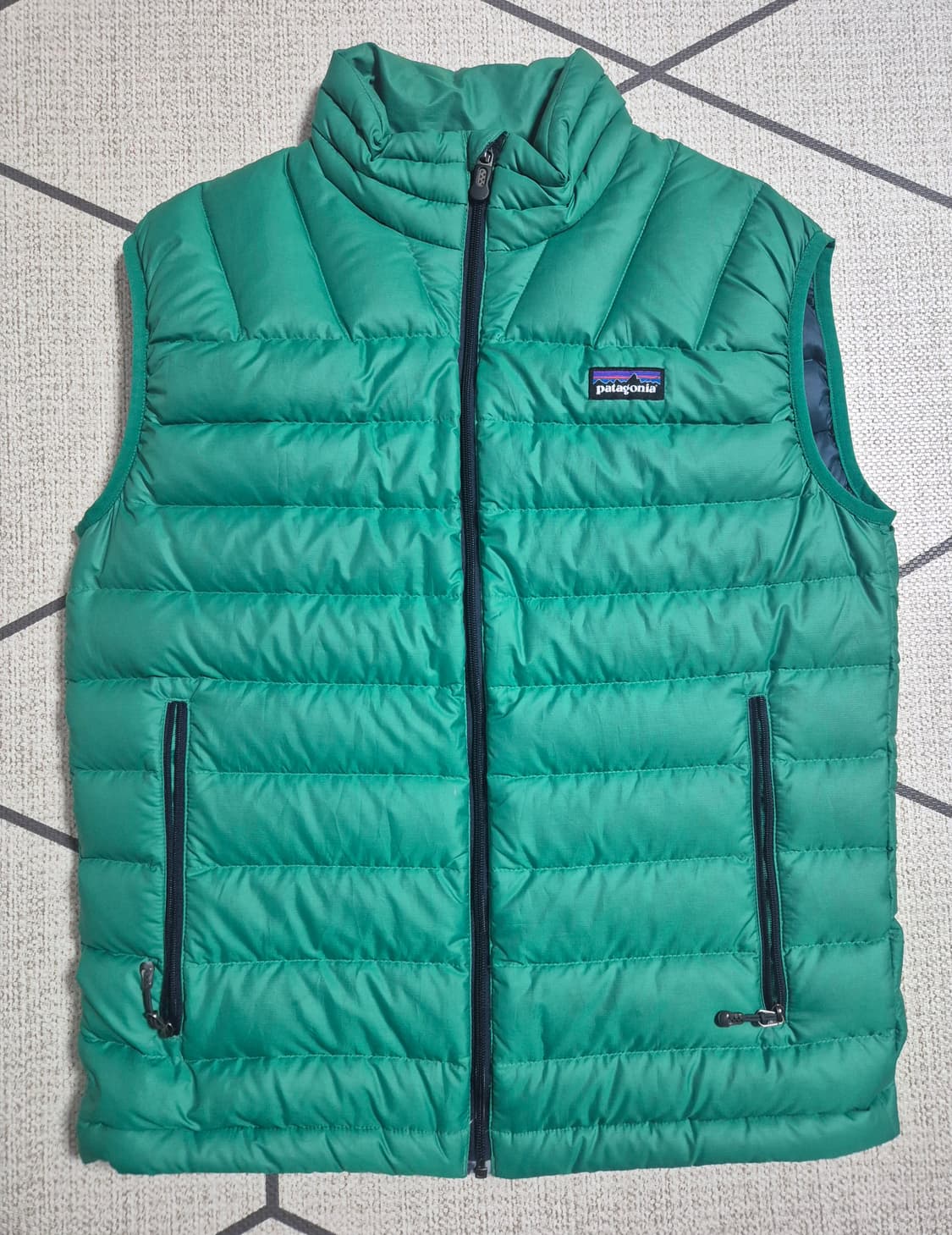파타고니아 다운스웨터 경량패딩 베스트 상품이미지1