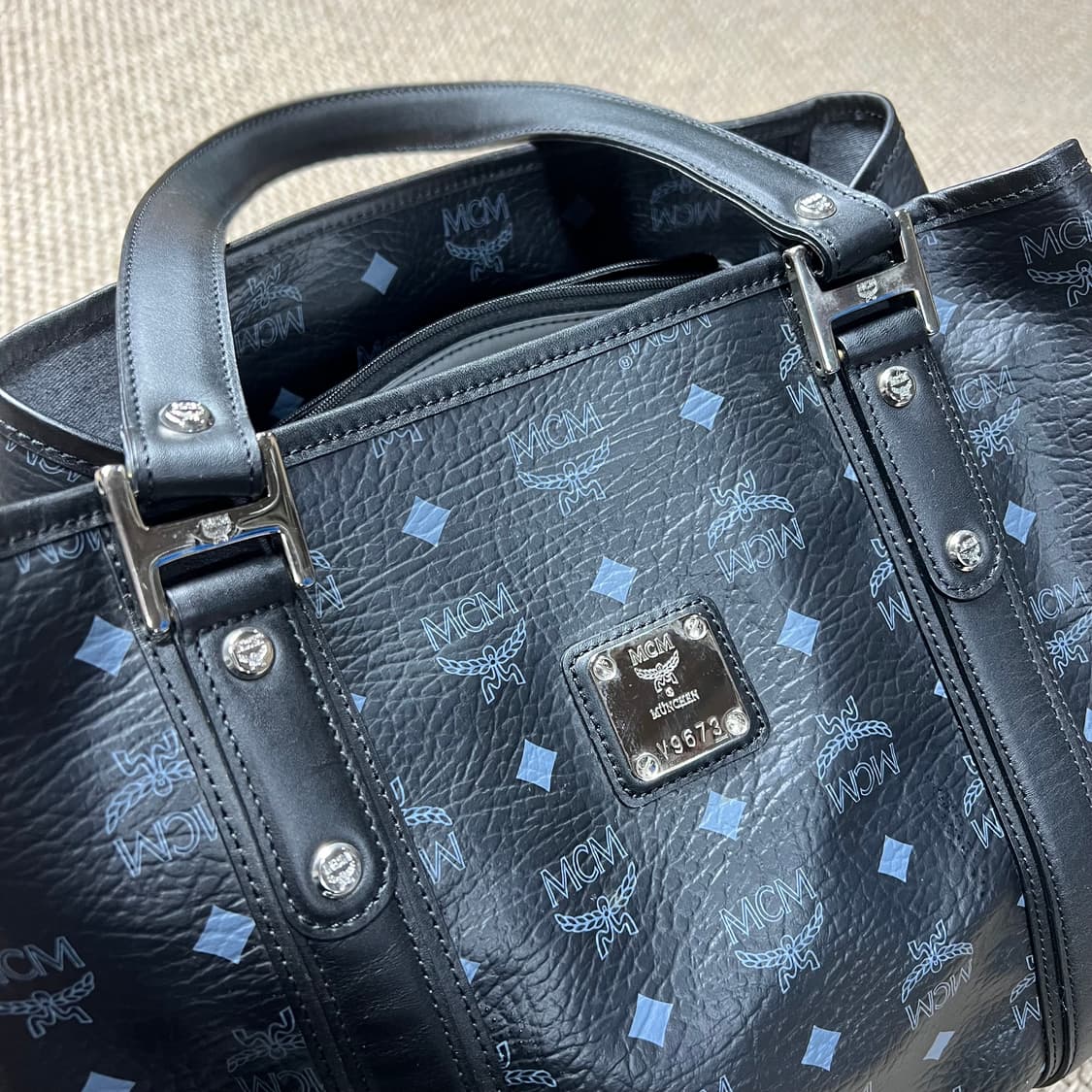 MCM 비세토스 블랙 쇼퍼백 상품이미지4