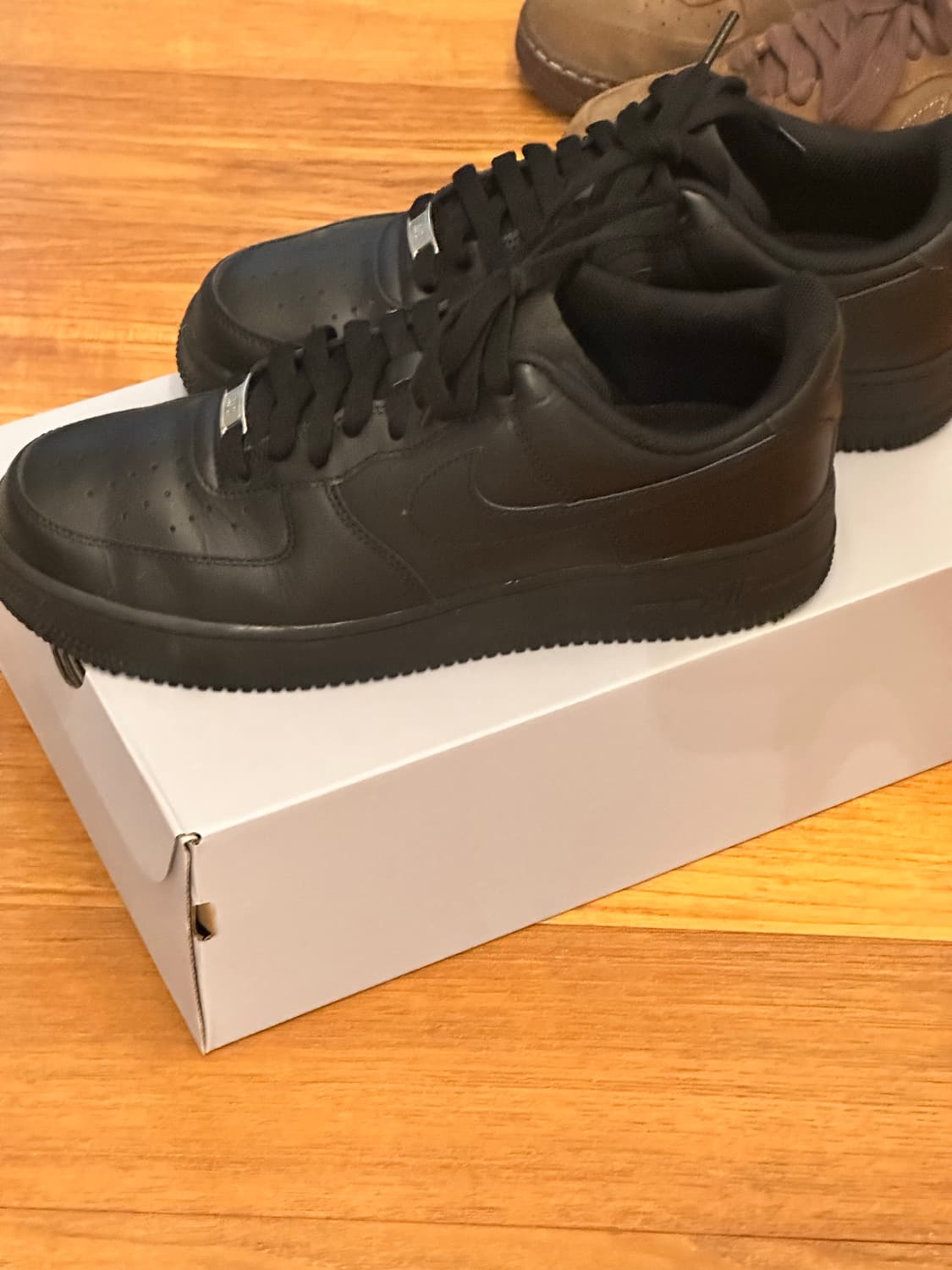 에어포스1 올블랙 270 1회착 상품이미지1