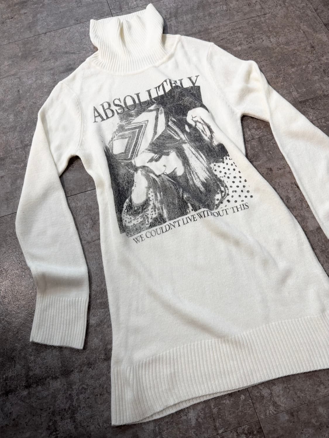 펑크 그래픽 폴라넥 니트 원피스 상품이미지9