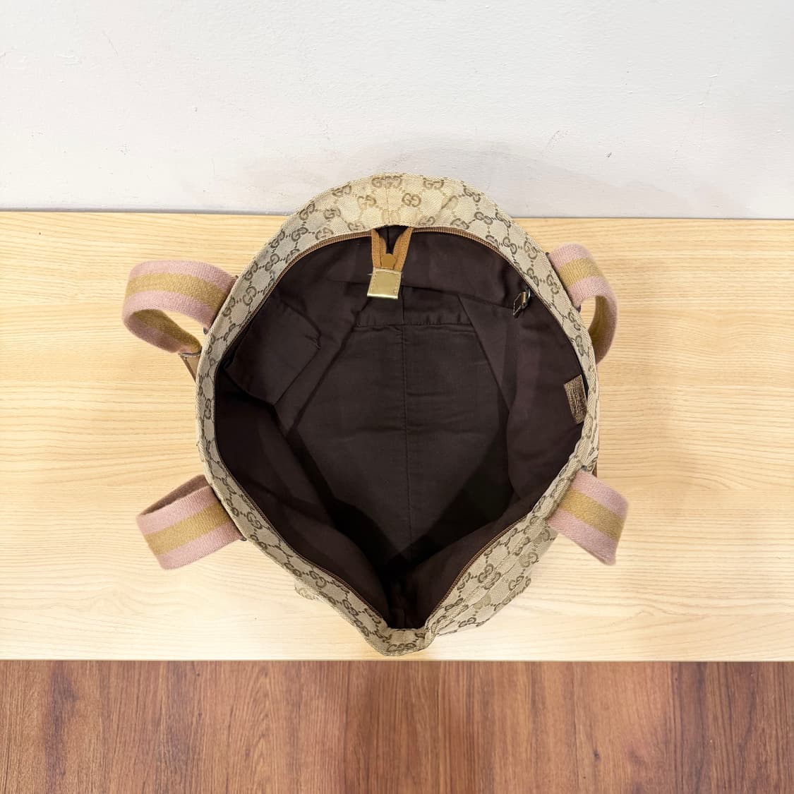 구찌 캔버스 토트백 GG 로고 핑크 패브릭 핸들 디테일 베이지 상품이미지5