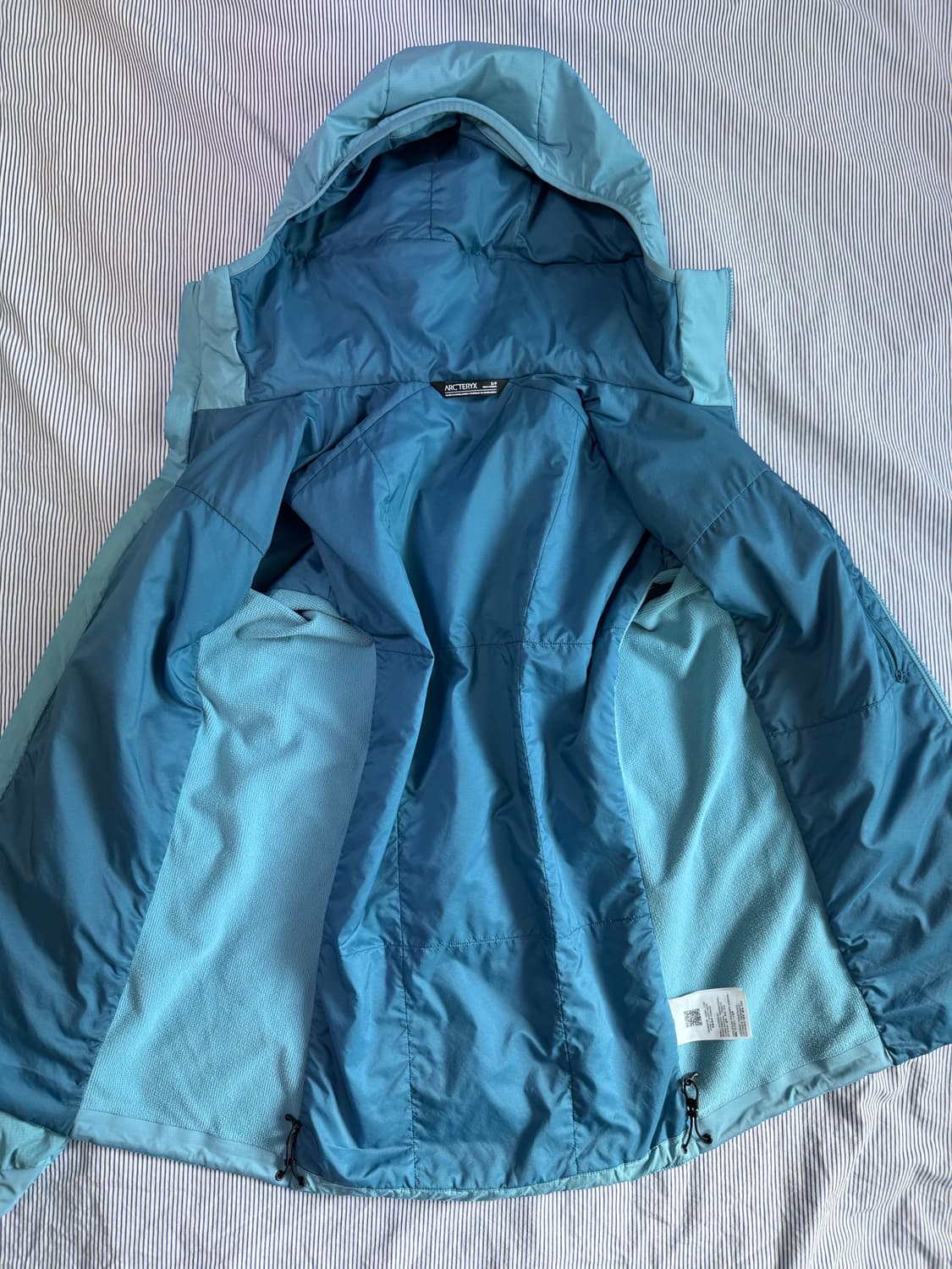 (민트급) 아크테릭스 아톰 LT 후디 솔레스 S 상품이미지9