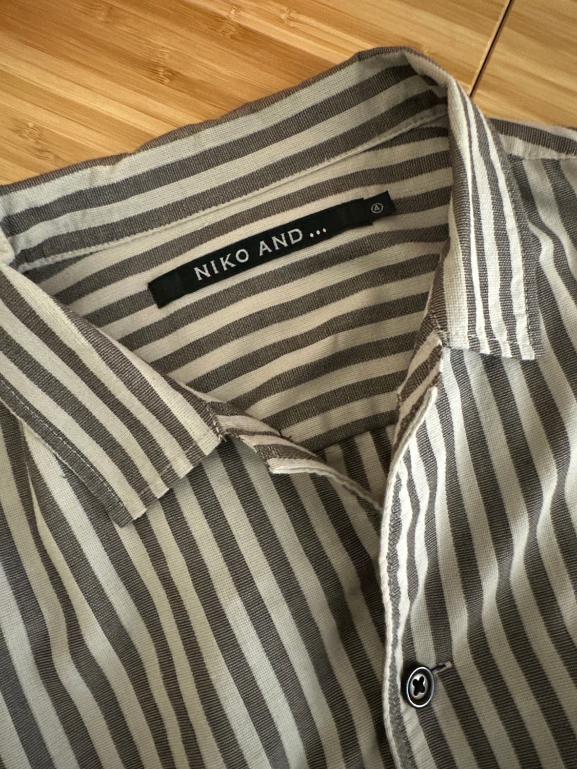 니코앤드 스트라이프 반팔 셔츠 4사이즈(XL) 상품이미지3