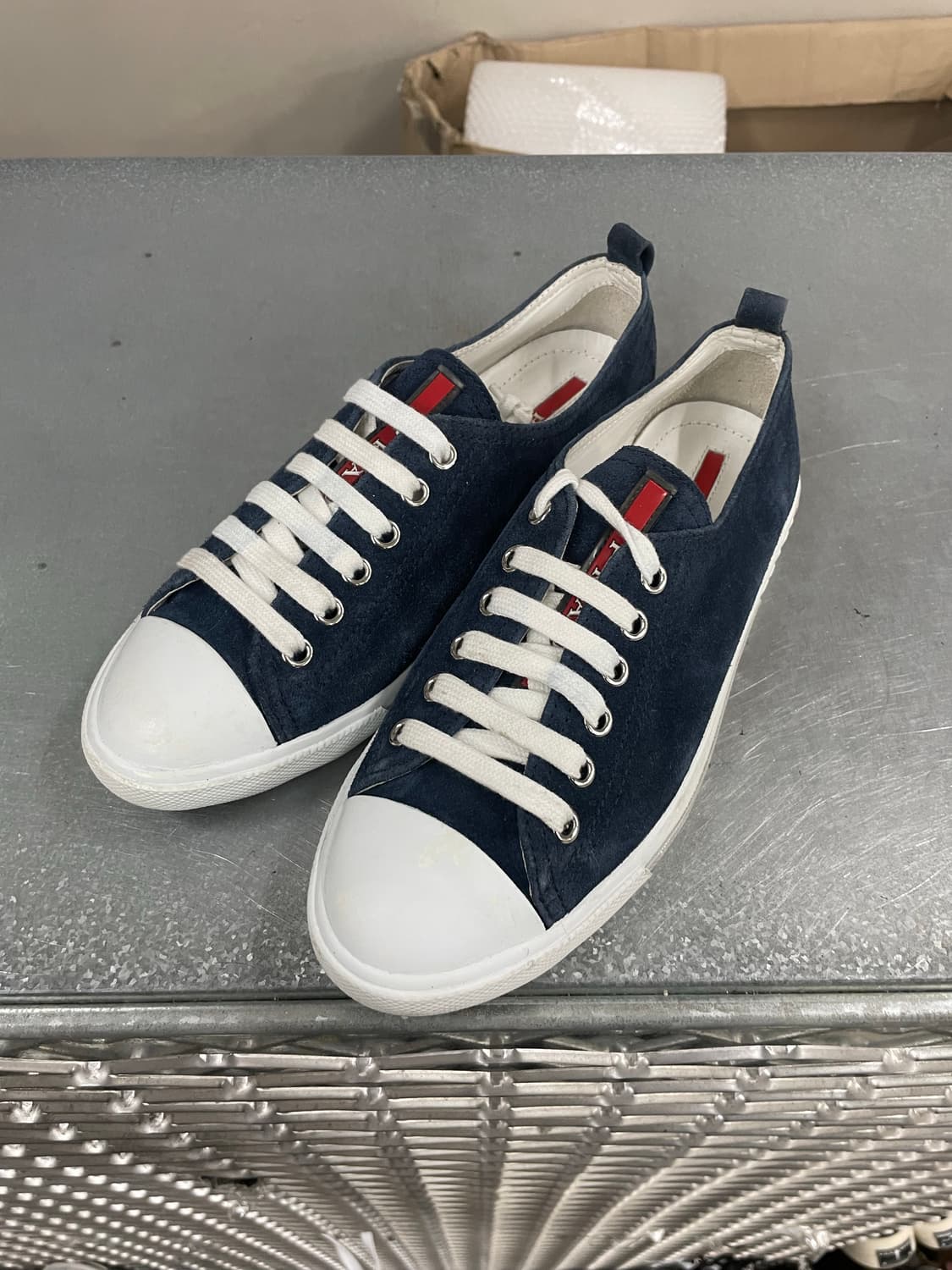 프라다 스포츠 스웨이드 스니커즈 36 상품이미지2