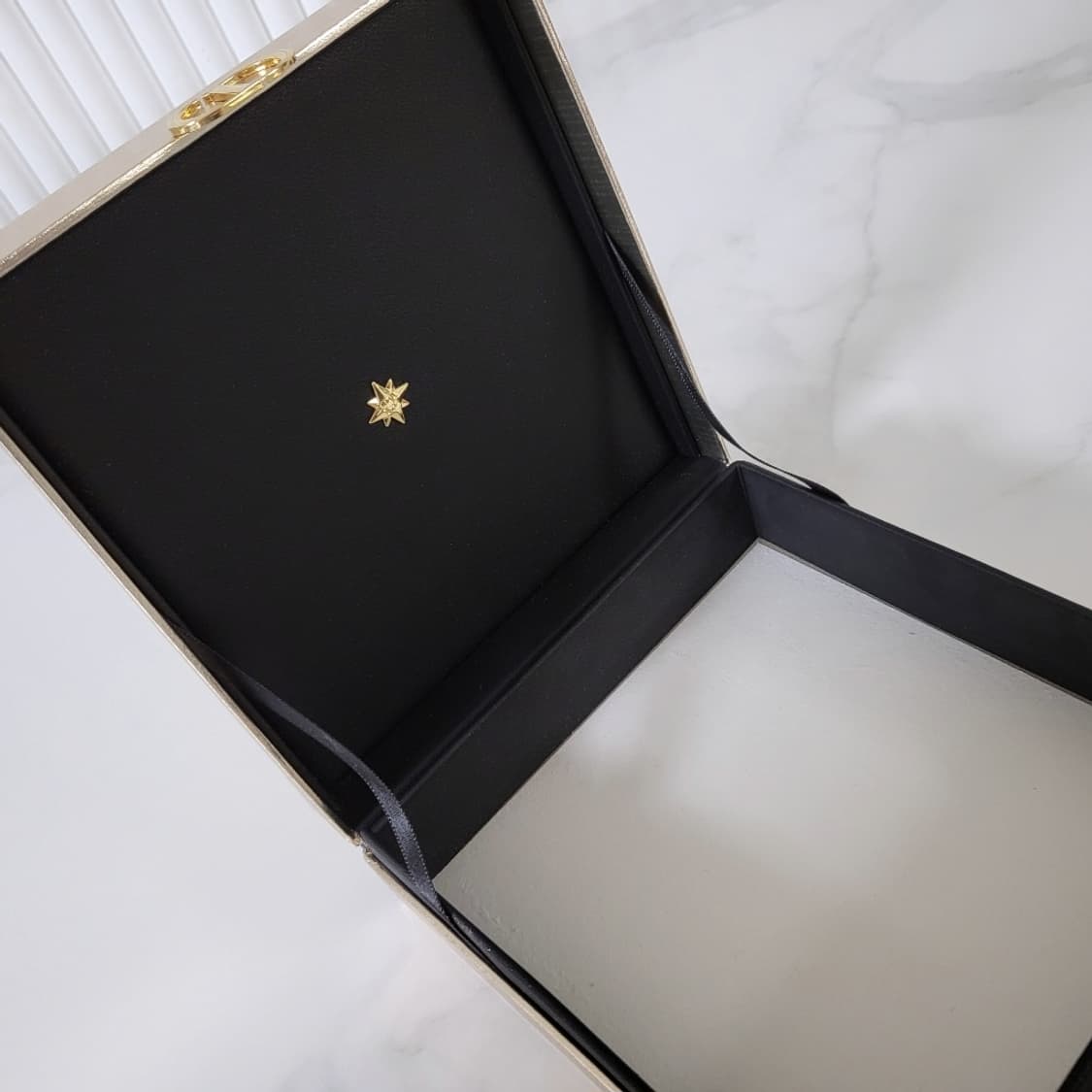 정품 디올 프레스티지 상자 케이스 파우치  상품이미지4